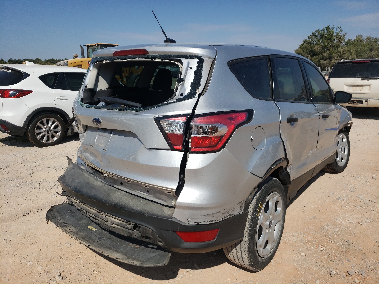 Photo 4 from auction – 2018 FORD ESCAPE S with VIN 1FMCU0F79JUA30593
