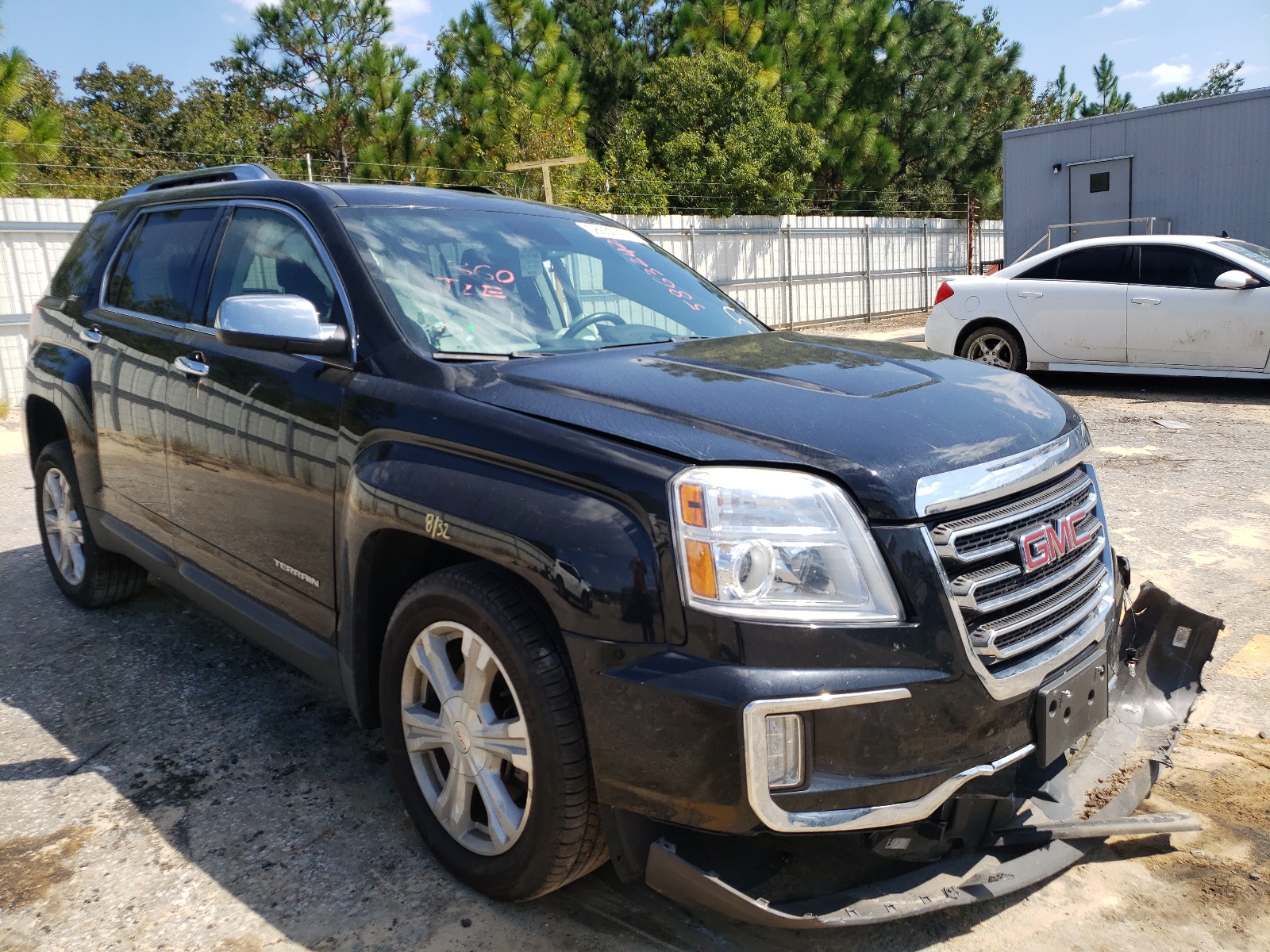 GMC TERRAIN SL 2017 with VIN 2GKFLUEKXH6218926 - Photo from auction