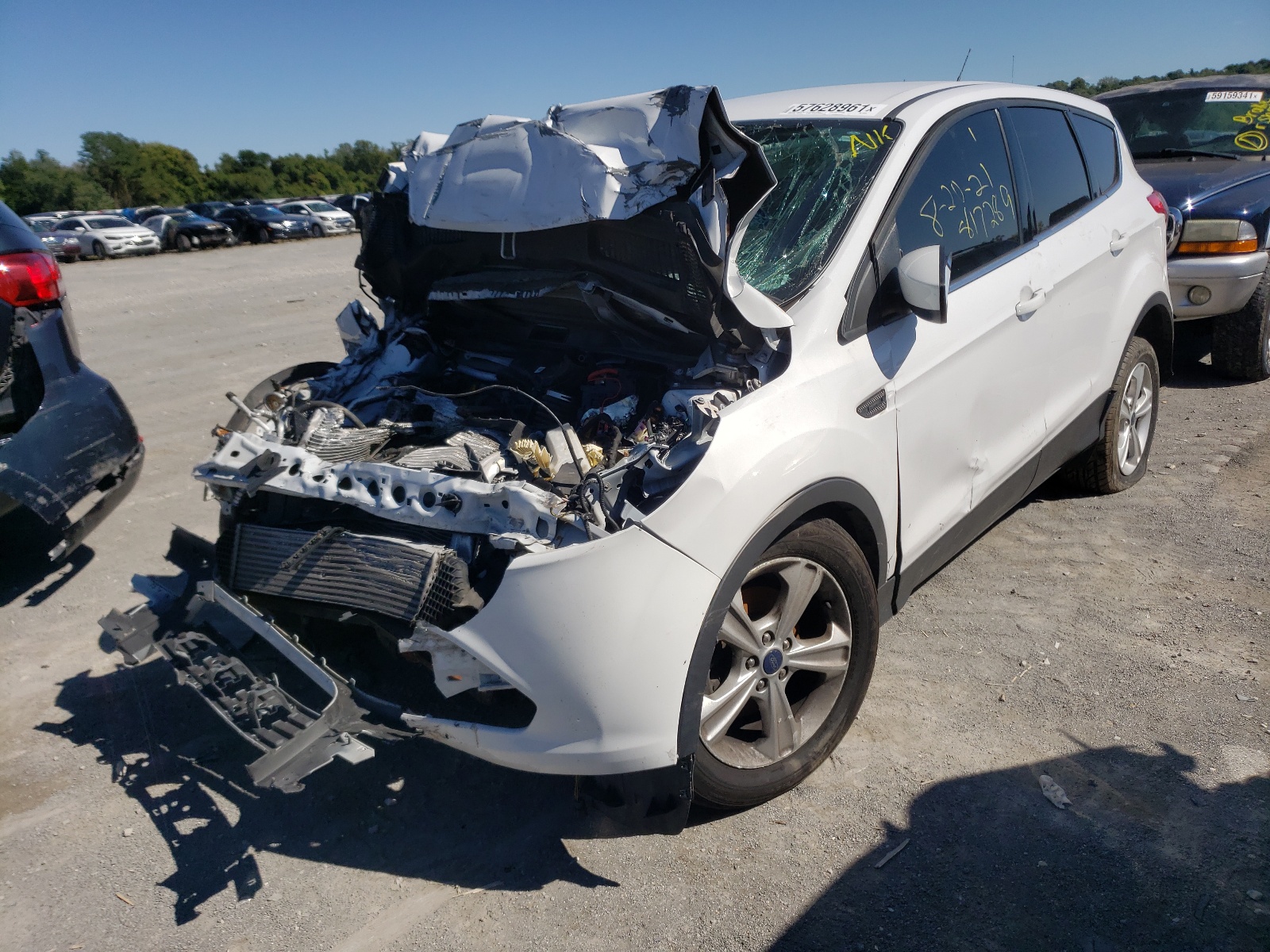 Photo 2 from auction – 2016 FORD ESCAPE SE with VIN 1FMCU0GX6GUA55572