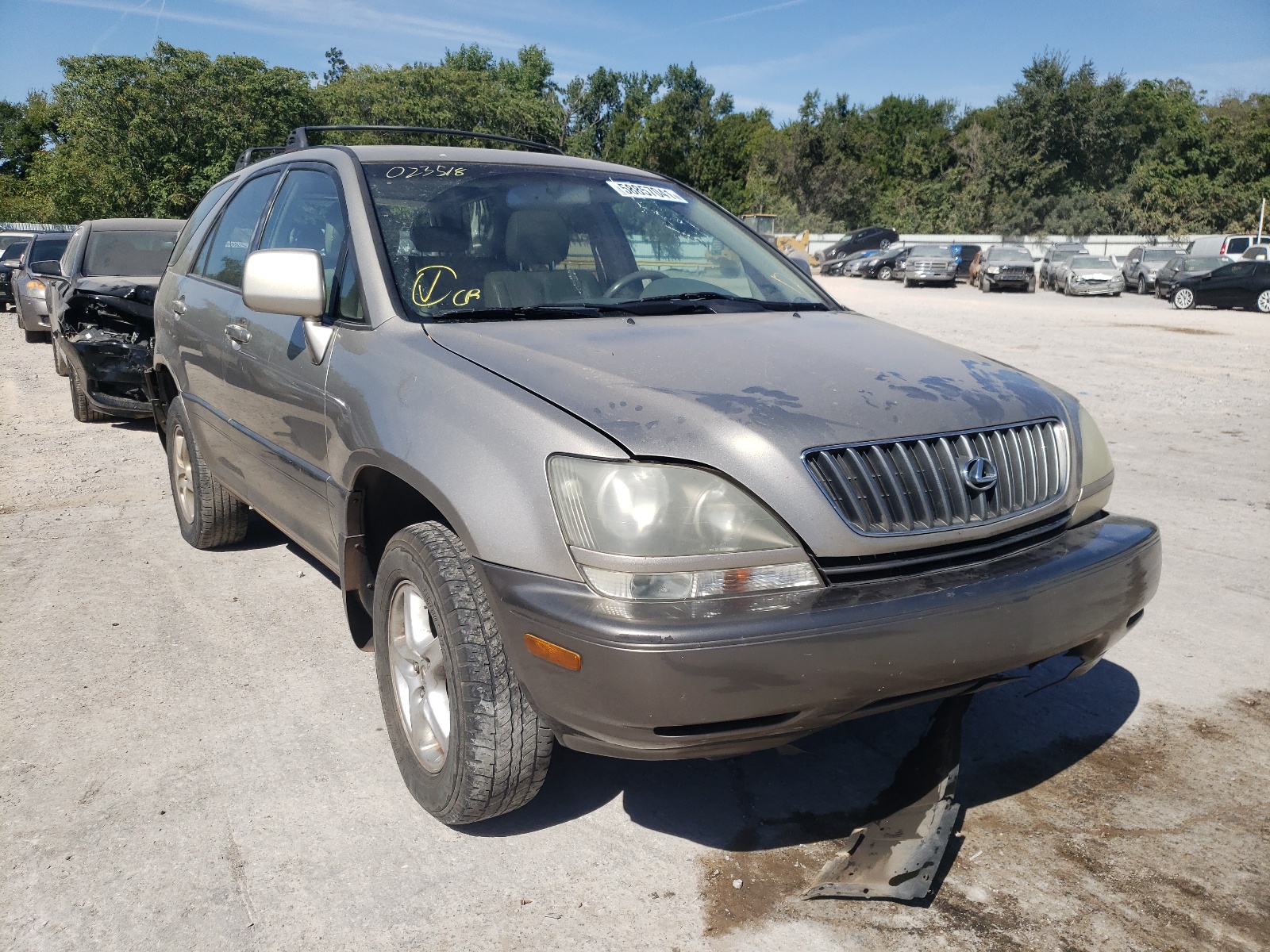 LEXUS RX 300 1999 with VIN JT6GF10UXX0023518 - Photo from auction