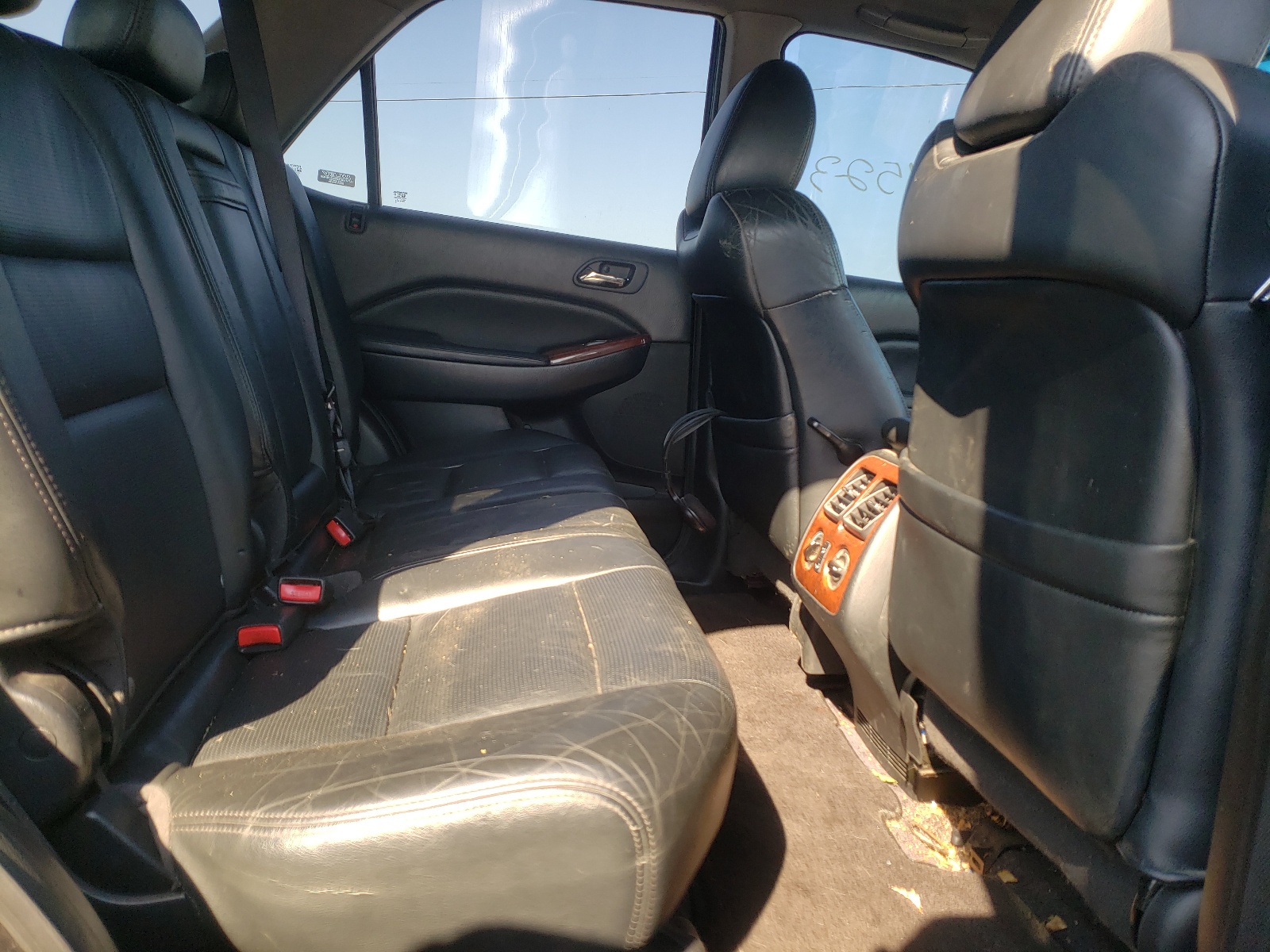Photo 6 from auction – 2005 ACURA MDX with VIN 2HNYD18235H503618