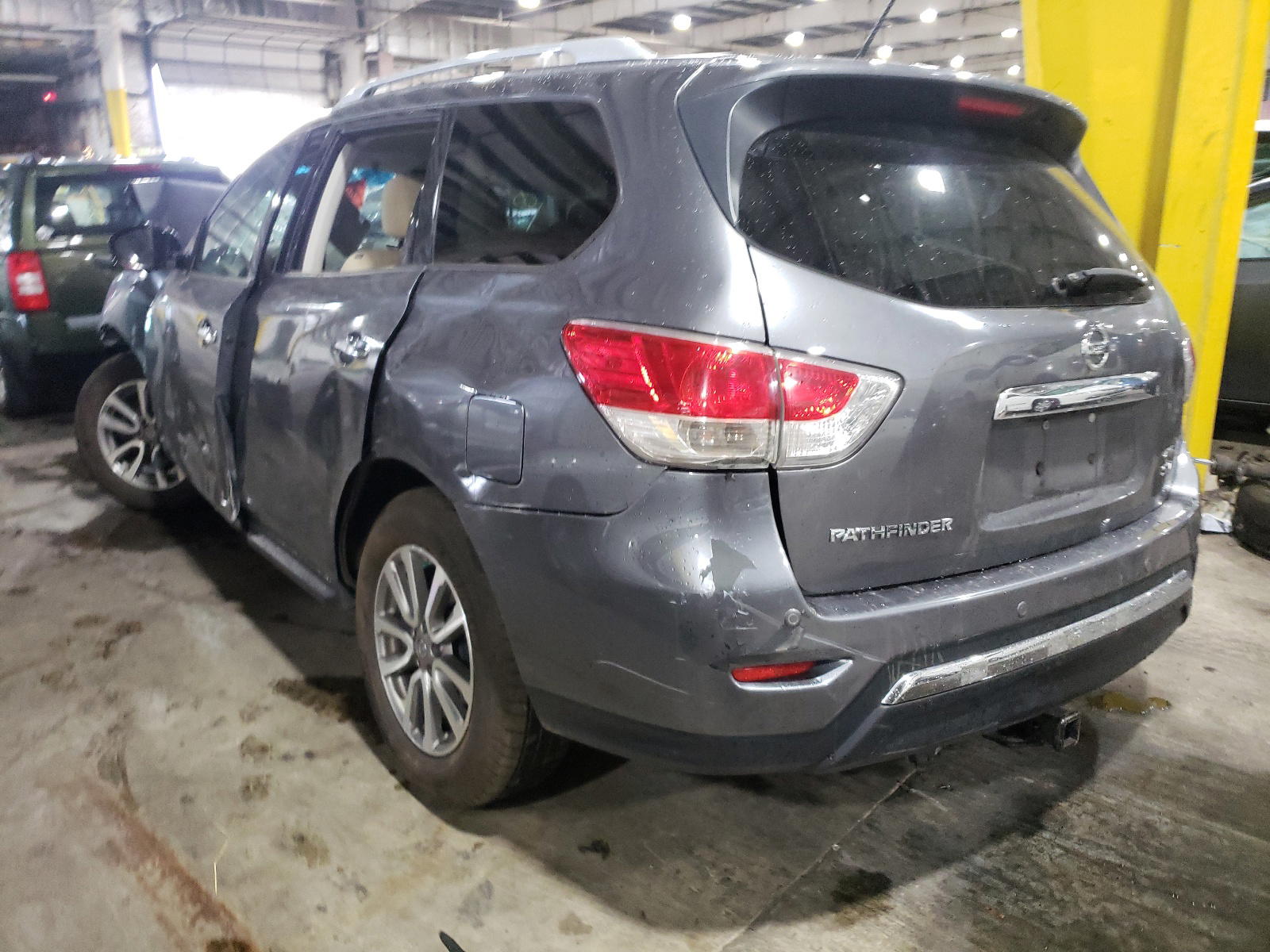 Photo 3 from auction – 2015 NISSAN PATHFINDER with VIN 5N1AR2MM4FC636328