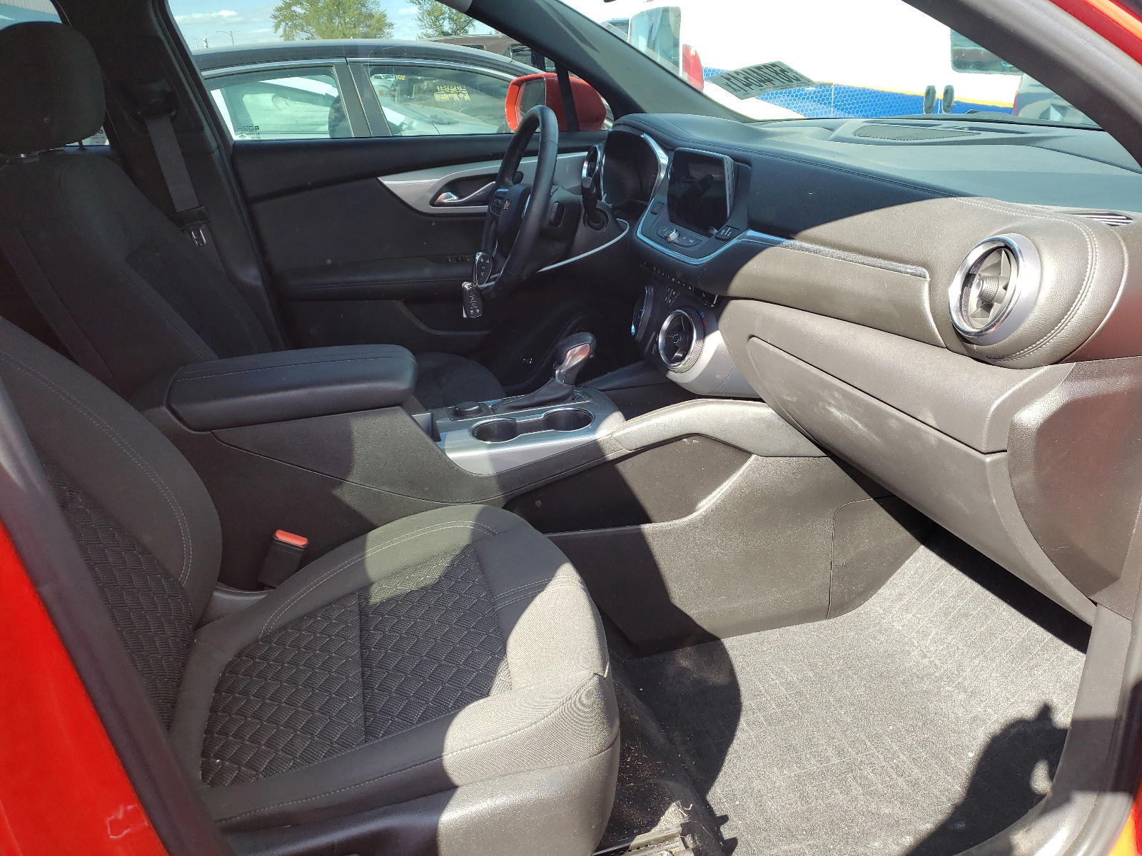 Photo 5 from auction – 2019 CHEVROLET BLAZER 2LT with VIN 3GNKBCRS2KS697196