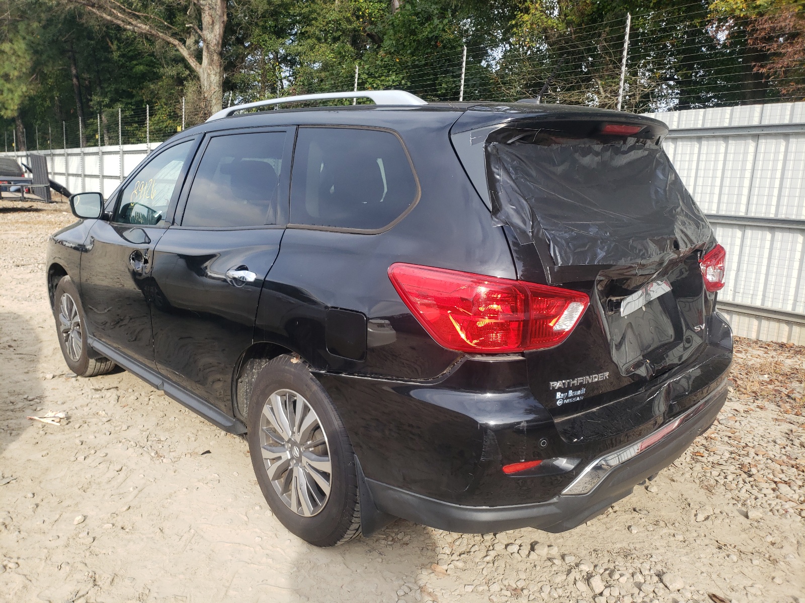 Photo 3 from auction – 2018 NISSAN PATHFINDER with VIN 5N1DR2MMXJC616428