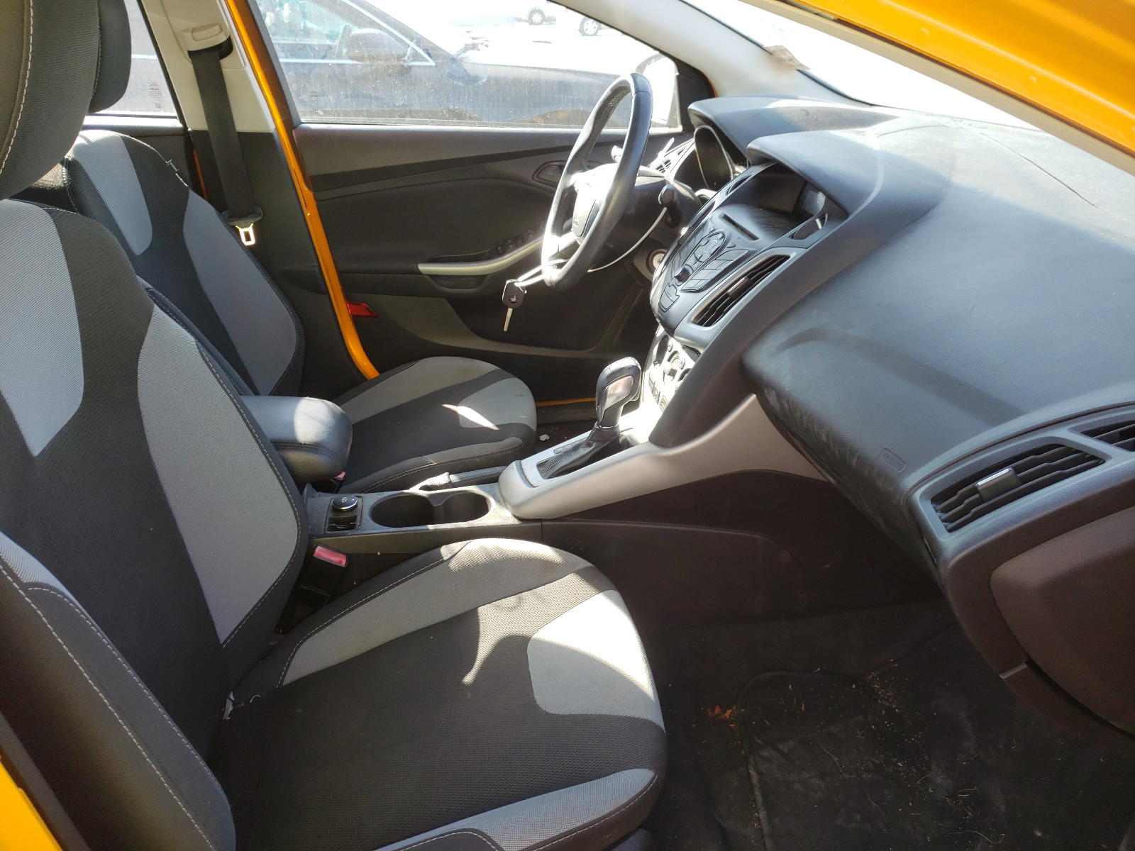 Photo 5 from auction – 2012 FORD FOCUS SE with VIN 1FAHP3F21CL262398