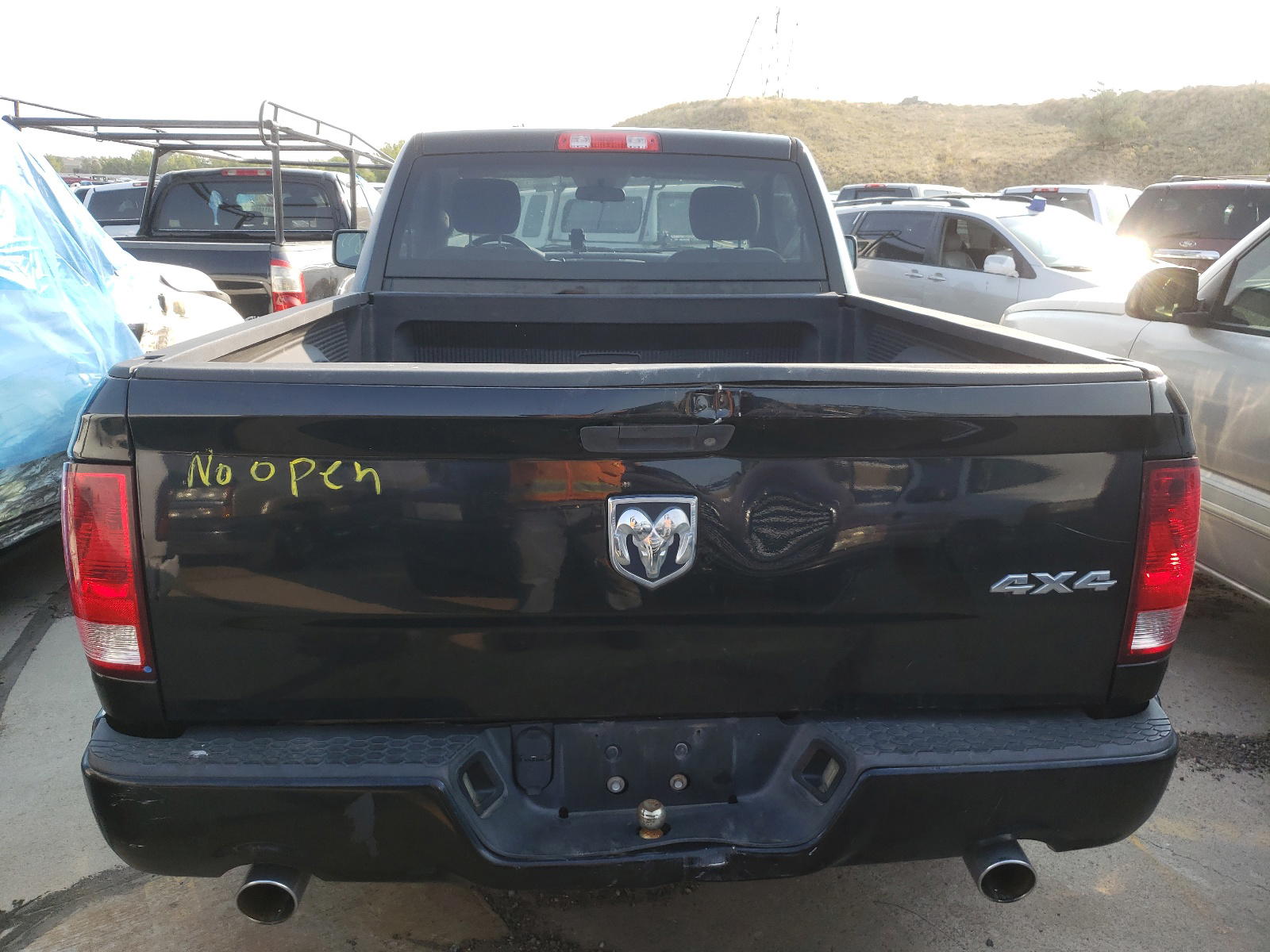 Photo 6 from auction – 2014 RAM 1500 ST with VIN 3C6JR7AT2EG104320