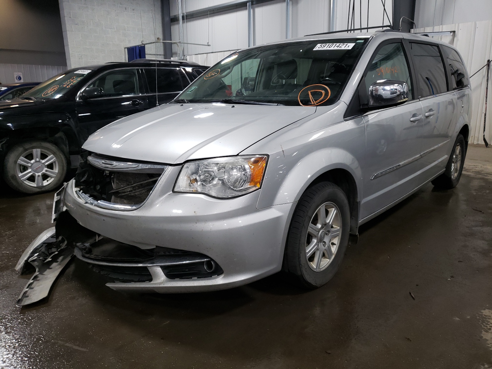 Photo 2 from auction – 2012 CHRYSLER TOWN & COU with VIN 2C4RC1CG8CR124475