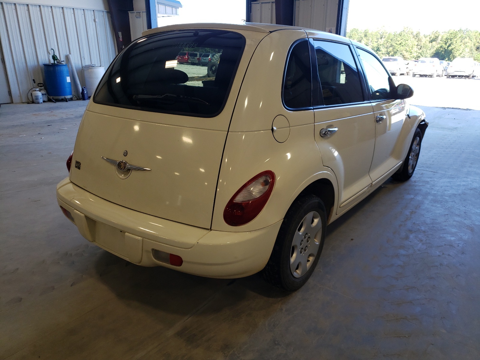 Photo 4 from auction – 2010 CHRYSLER PT CRUISER with VIN 3A4FY58B96T356104