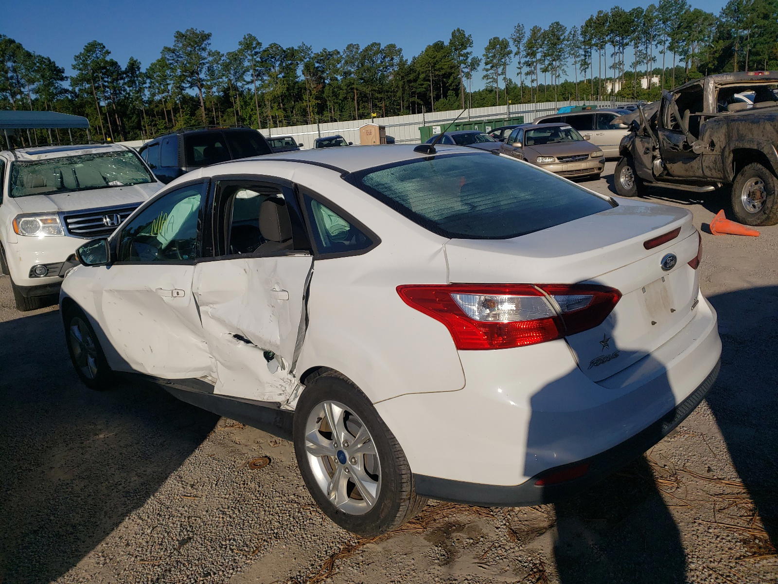 Photo 3 from auction – 2013 FORD FOCUS SE with VIN 1FADP3F21DL269500