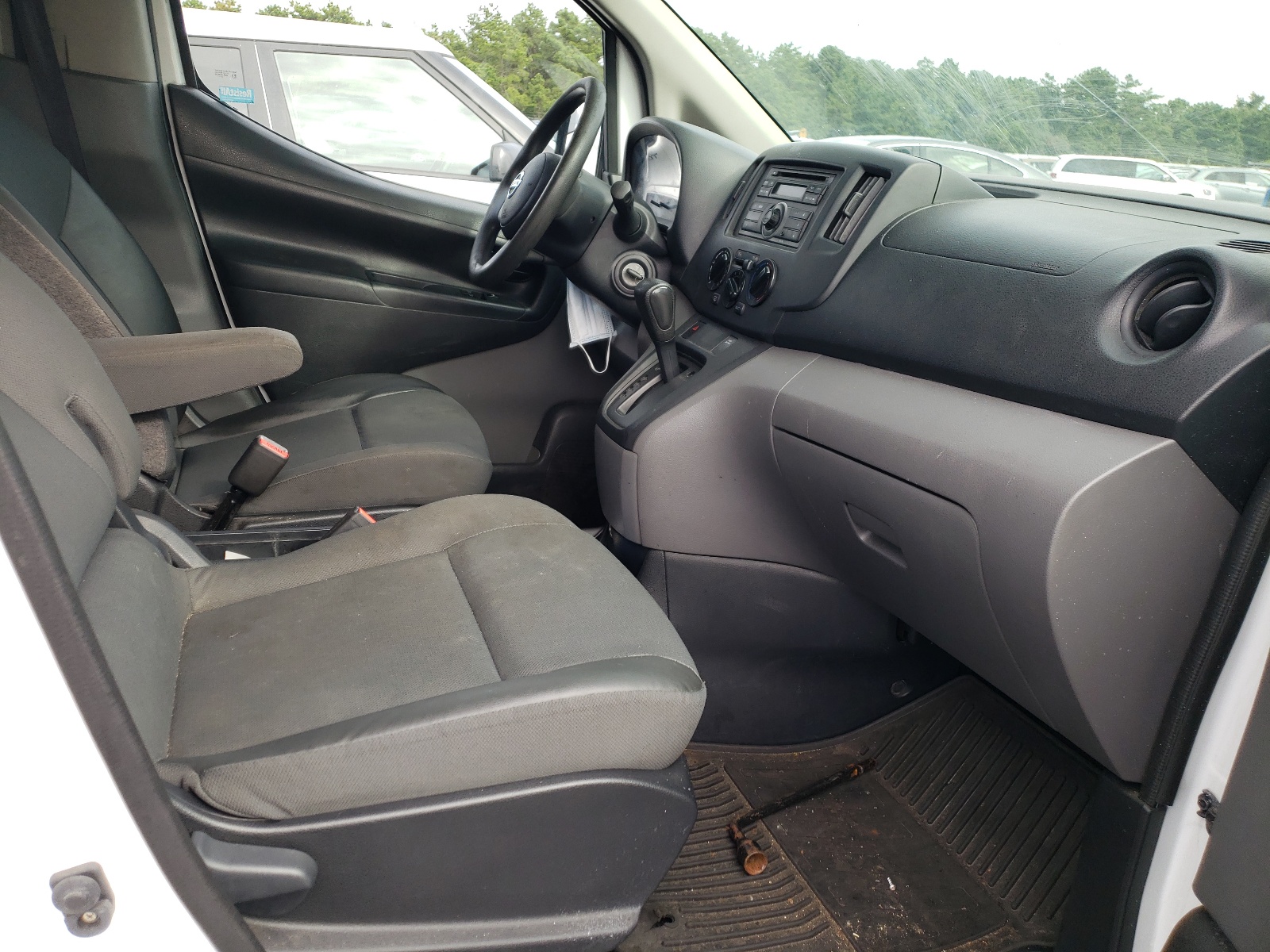 Photo 19 from auction – 2015 NISSAN NV200 2.5S with VIN 3N6CM0KN2FK727049