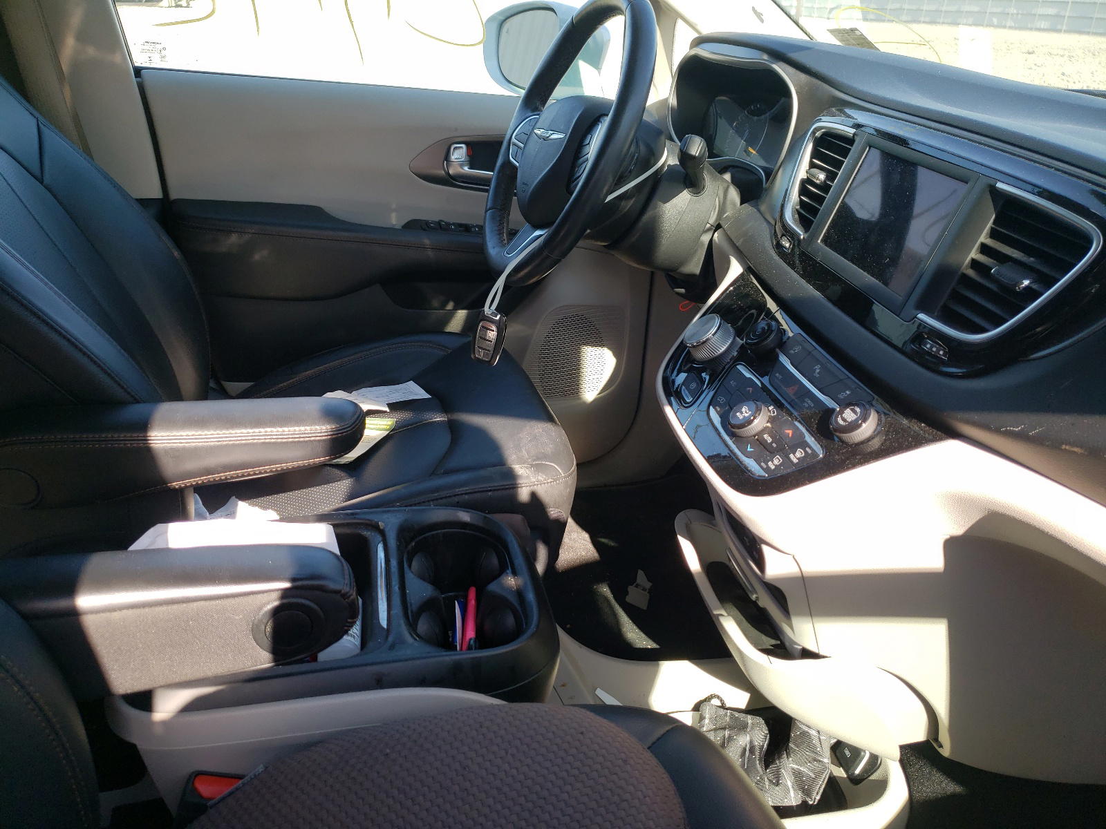 Photo 9 from auction – 2020 CHRYSLER PACIFICA T with VIN 2C4RC1BG6LR101455