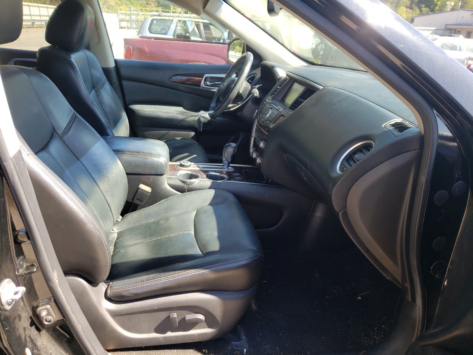 Photo 5 from auction – 2013 NISSAN PATHFINDER with VIN 5N1AR2MM0DC621337