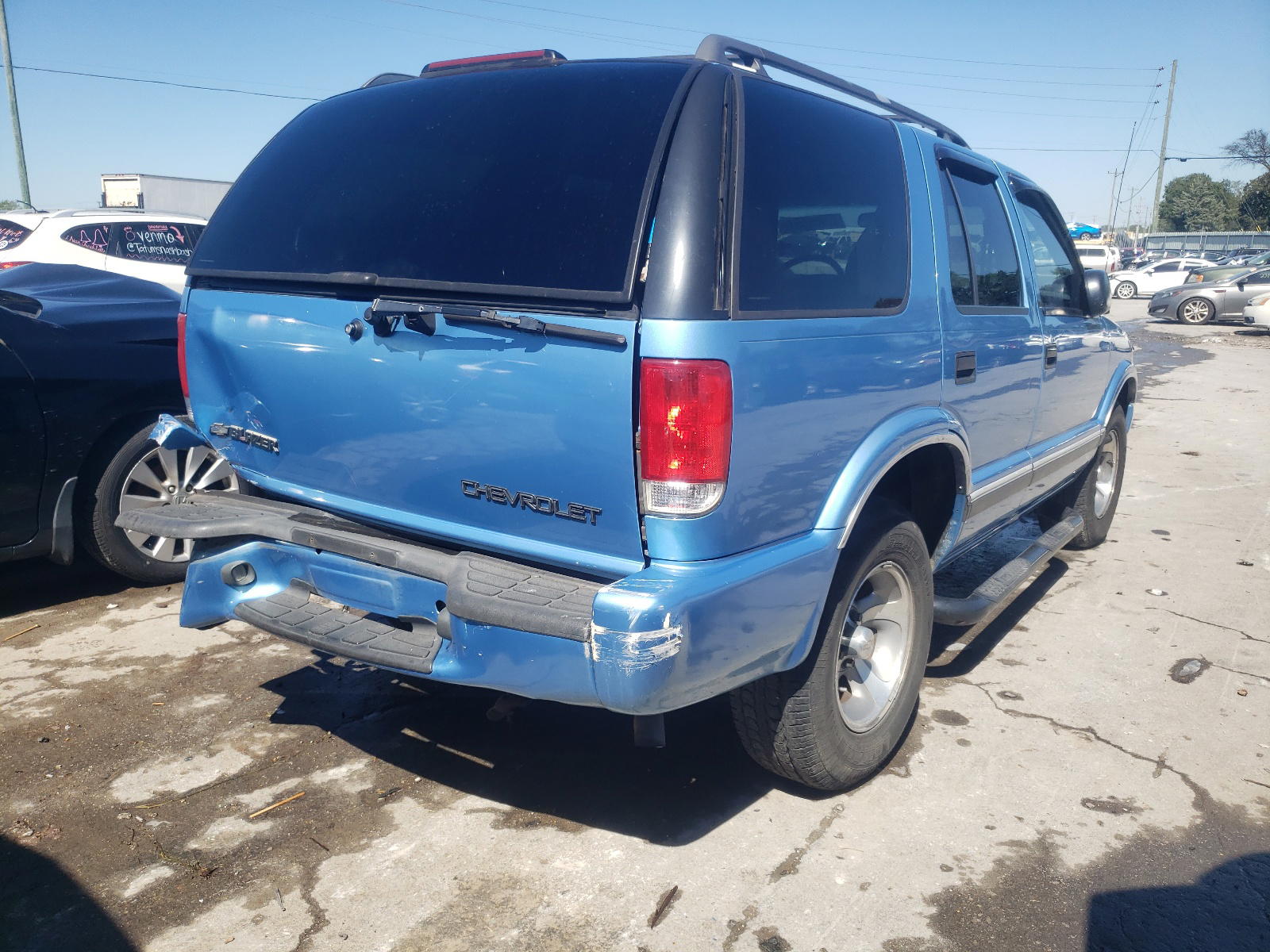 Photo 4 from auction – 1997 CHEVROLET BLAZER with VIN 1GNCS13W0VK225163