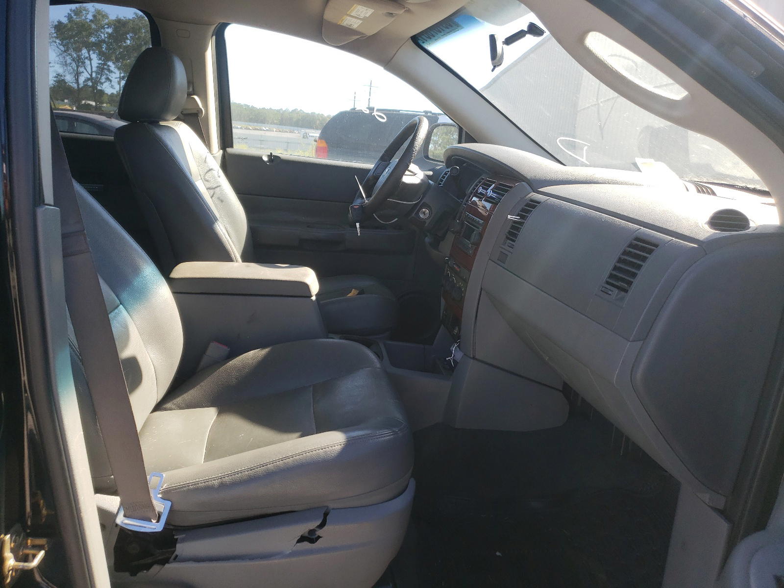 Photo 5 from auction – 2004 DODGE DURANGO with VIN 1D4HD48D24F212085