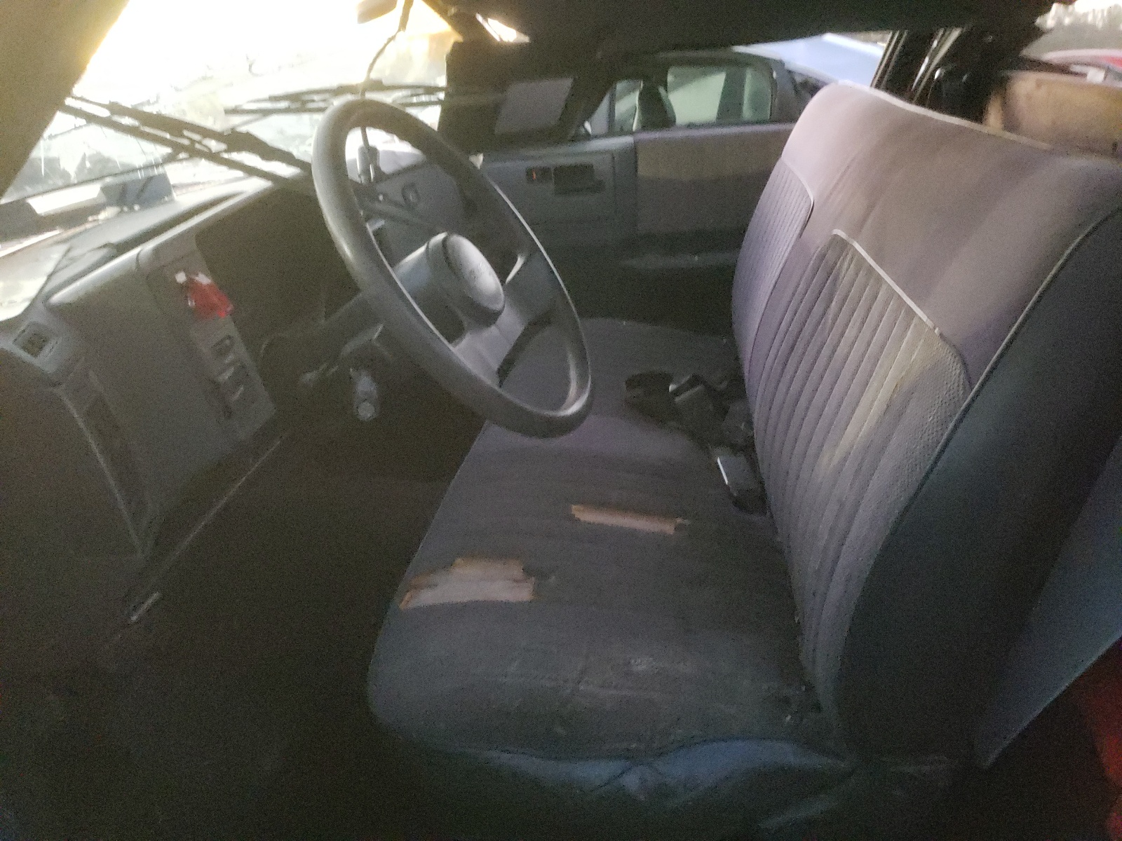 Photo 5 from auction – 1991 GMC SONOMA with VIN 1GTCS14Z7M2527081