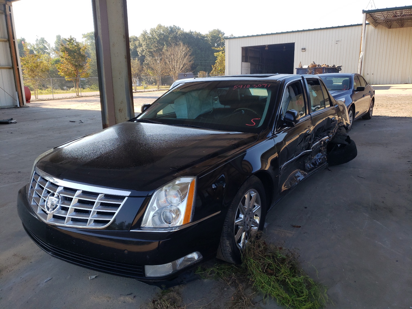 Photo 2 from auction – 2011 CADILLAC DTS LUXURY with VIN 1G6KD5E63BU111440