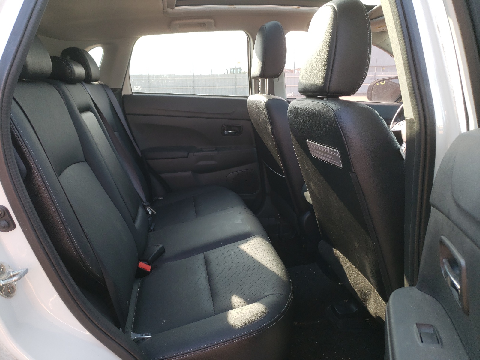 Photo 6 from auction – 2017 MITSUBISHI OUTLANDER with VIN JA4AR4AW2HZ027867