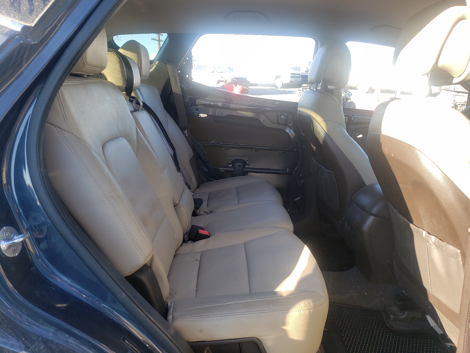 Photo 6 from auction – 2017 HYUNDAI SANTA FE S with VIN 5NMZU3LB7HH015312