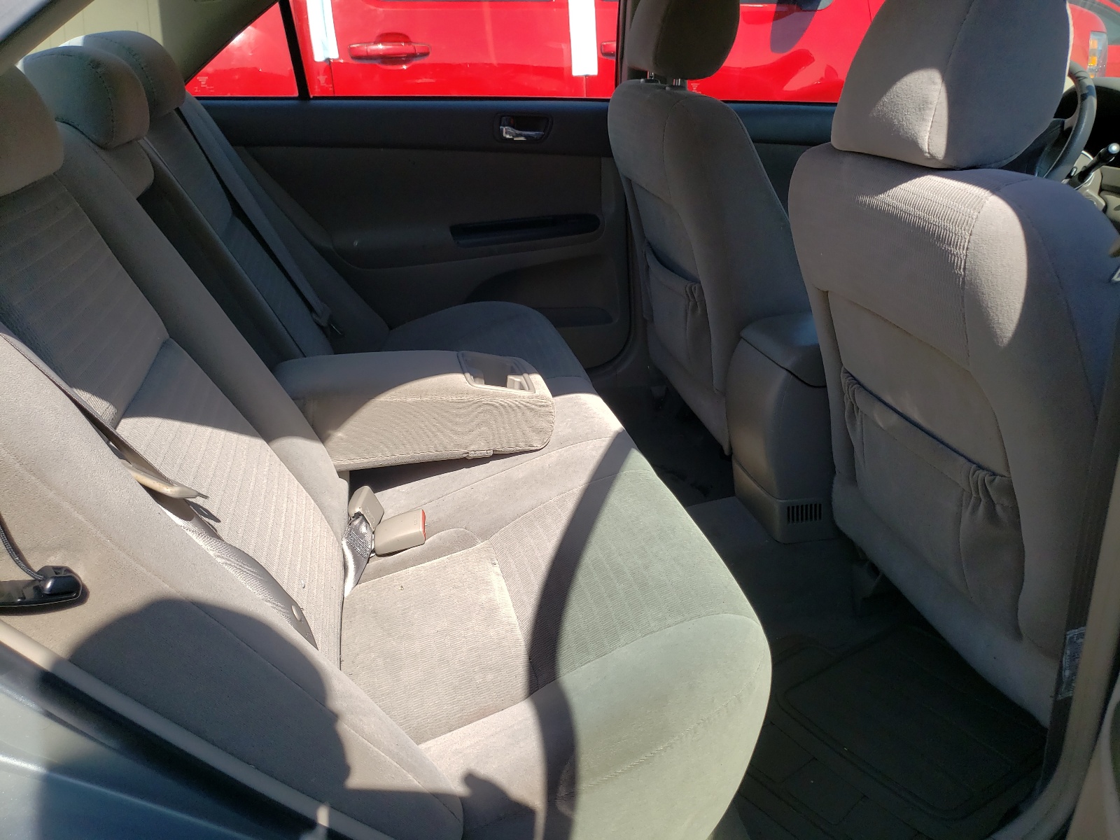 Photo 6 from auction – 2005 TOYOTA CAMRY LE with VIN 4T1BE30K25U638355