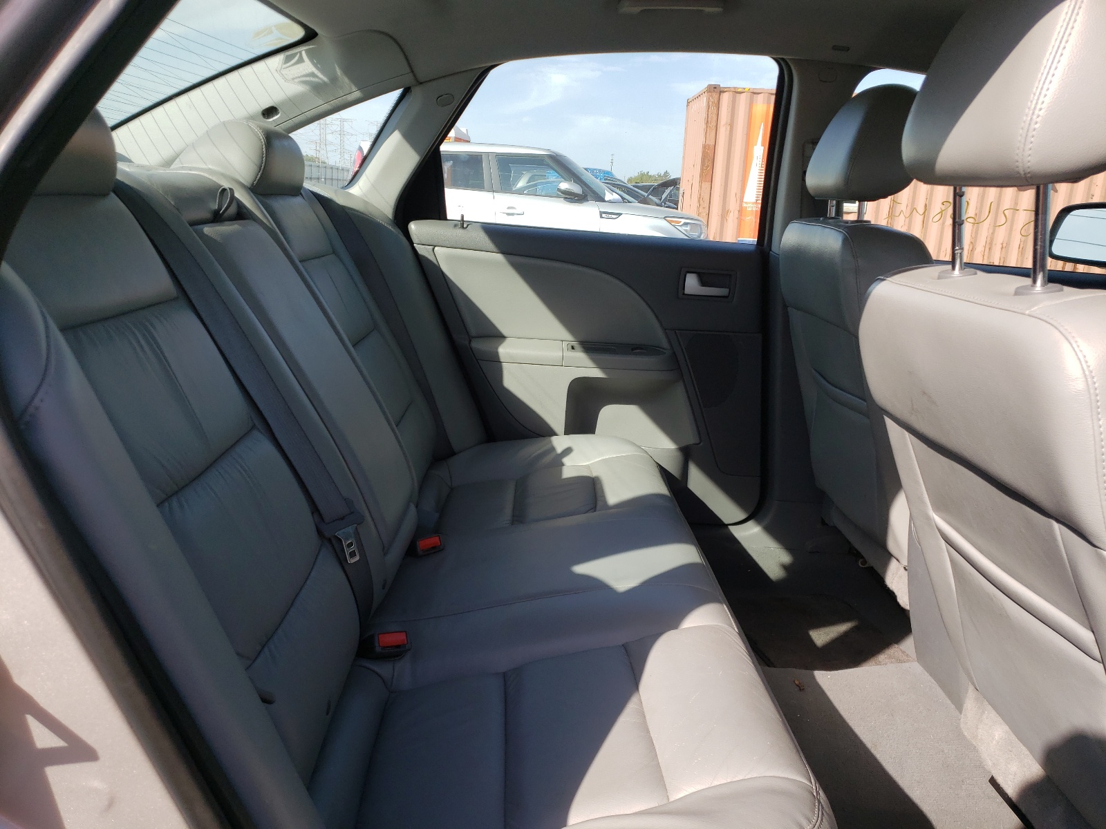 Photo 6 from auction – 2007 FORD FIVE HUNDR with VIN 1FAHP24107G154776