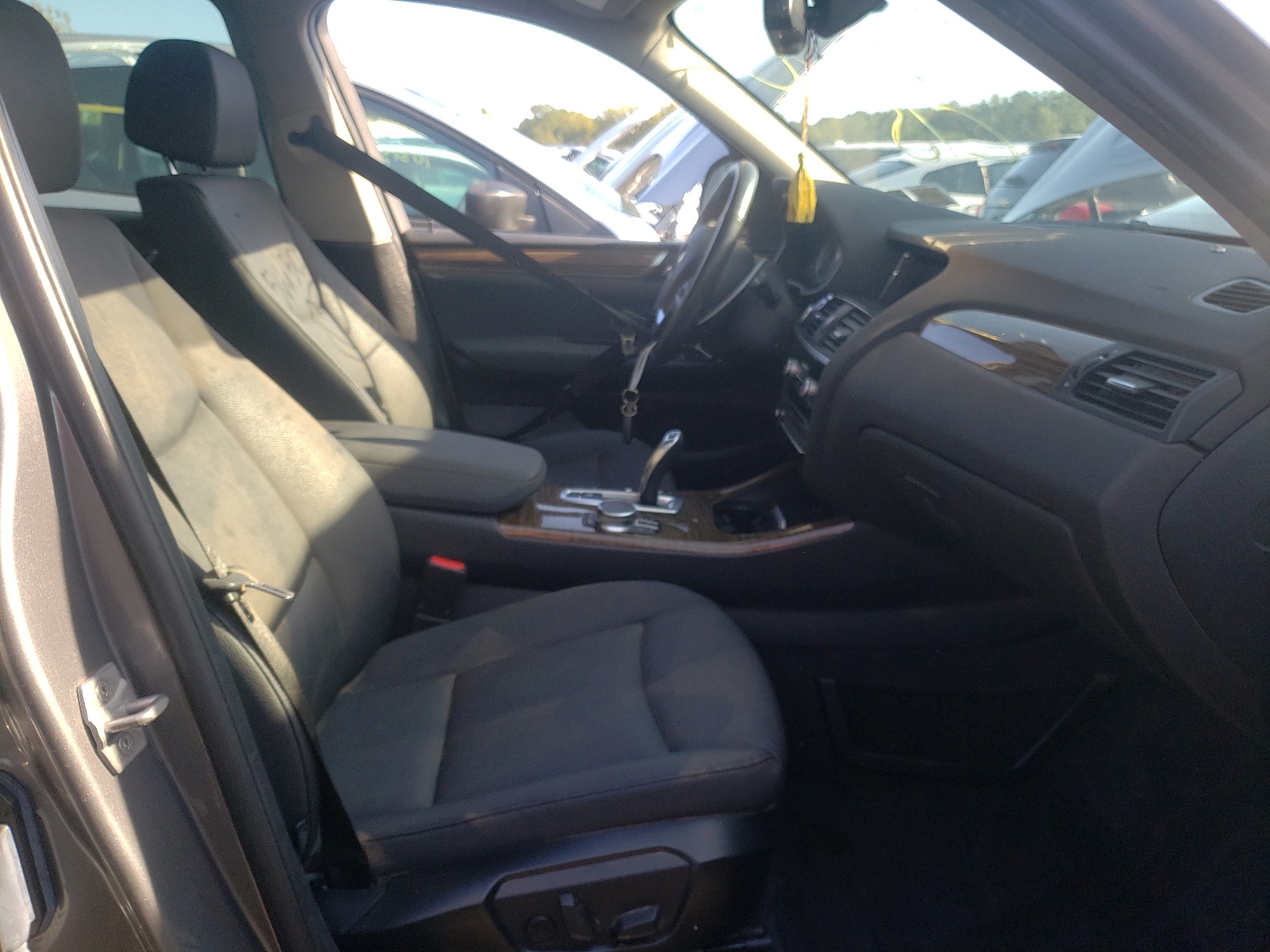 Photo 5 from auction – 2017 BMW X3 XDRIVE2 with VIN 5UXWX9C32H0W76279