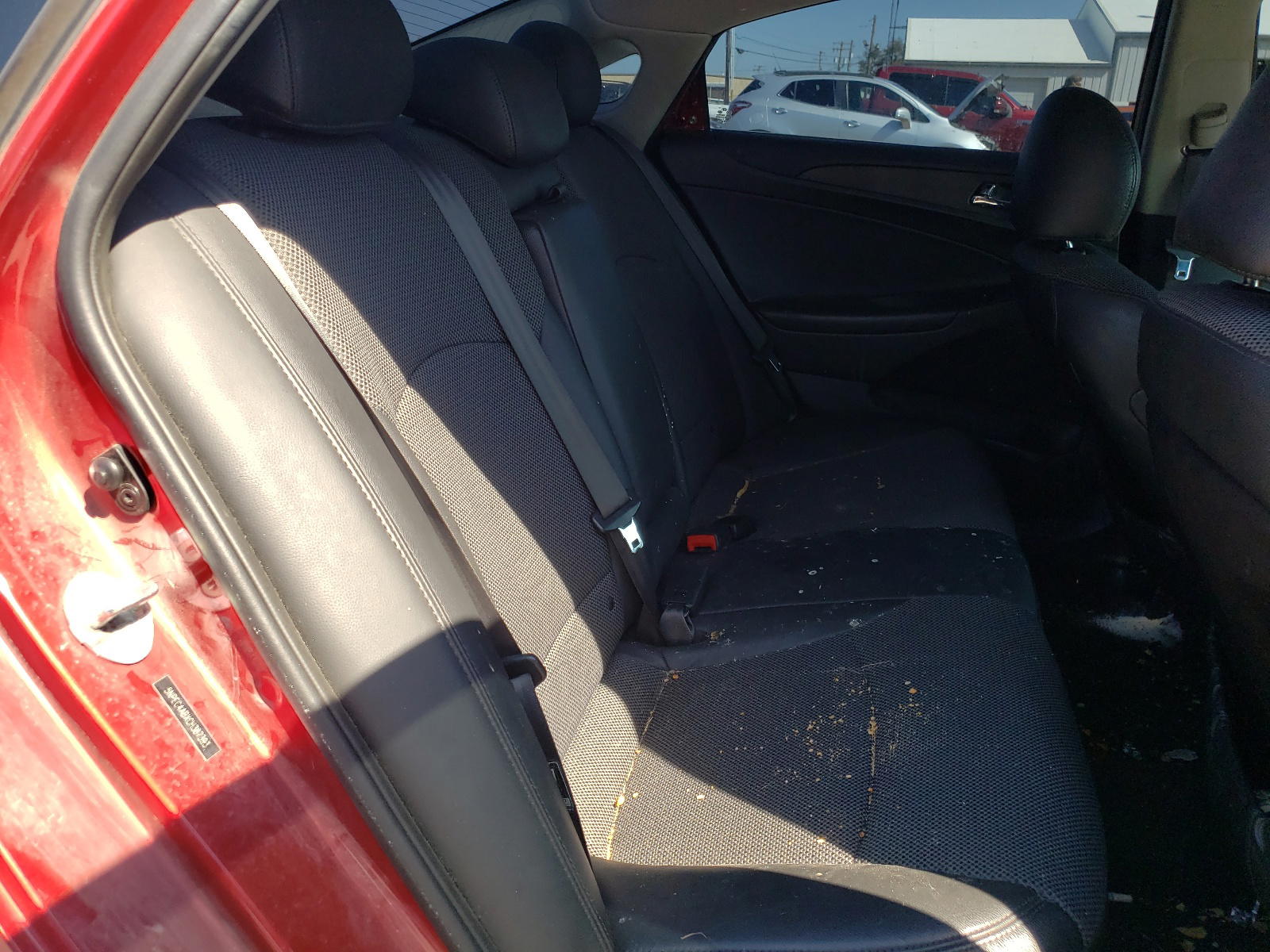 Photo 6 from auction – 2012 HYUNDAI SONATA SE with VIN 5NPEC4ABXCH387393
