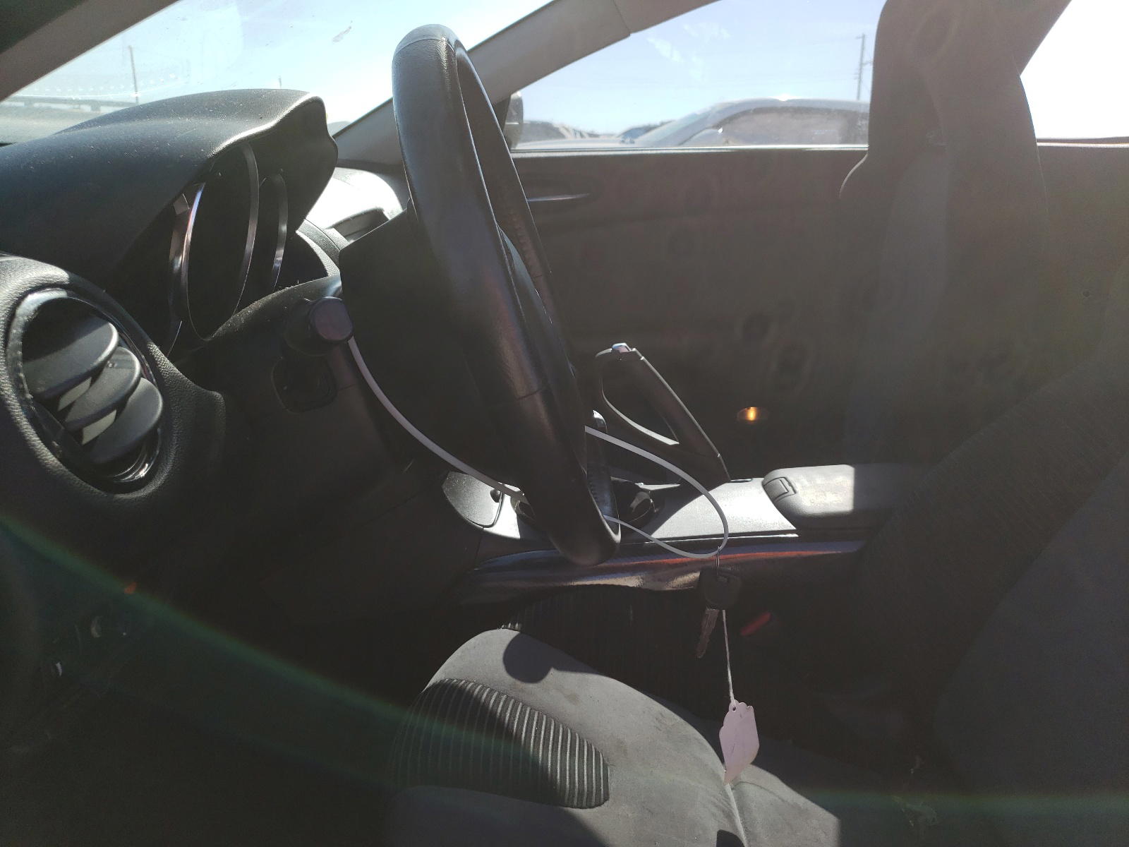 Photo 5 from auction – 2006 MAZDA RX8 with VIN JM1FE173860200859