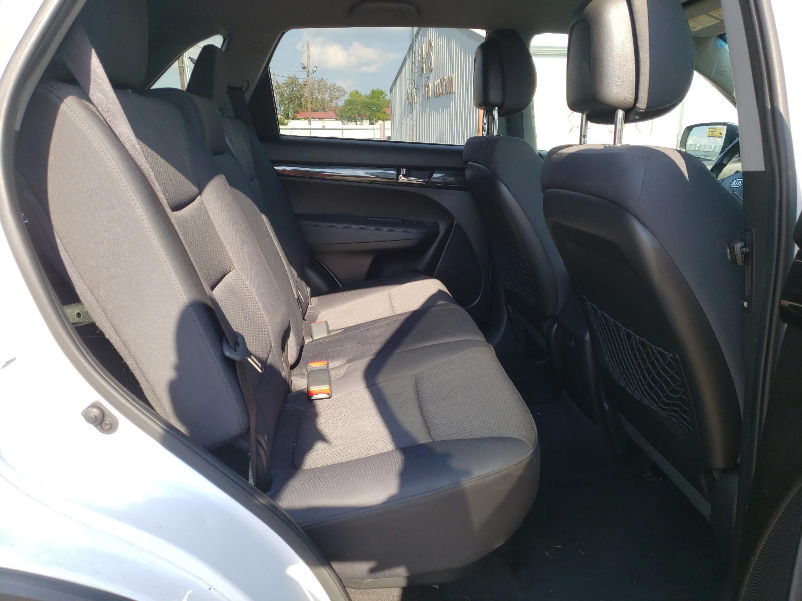 Photo 6 from auction – 2011 KIA SORENTO BA with VIN 5XYKTDA27BG124352