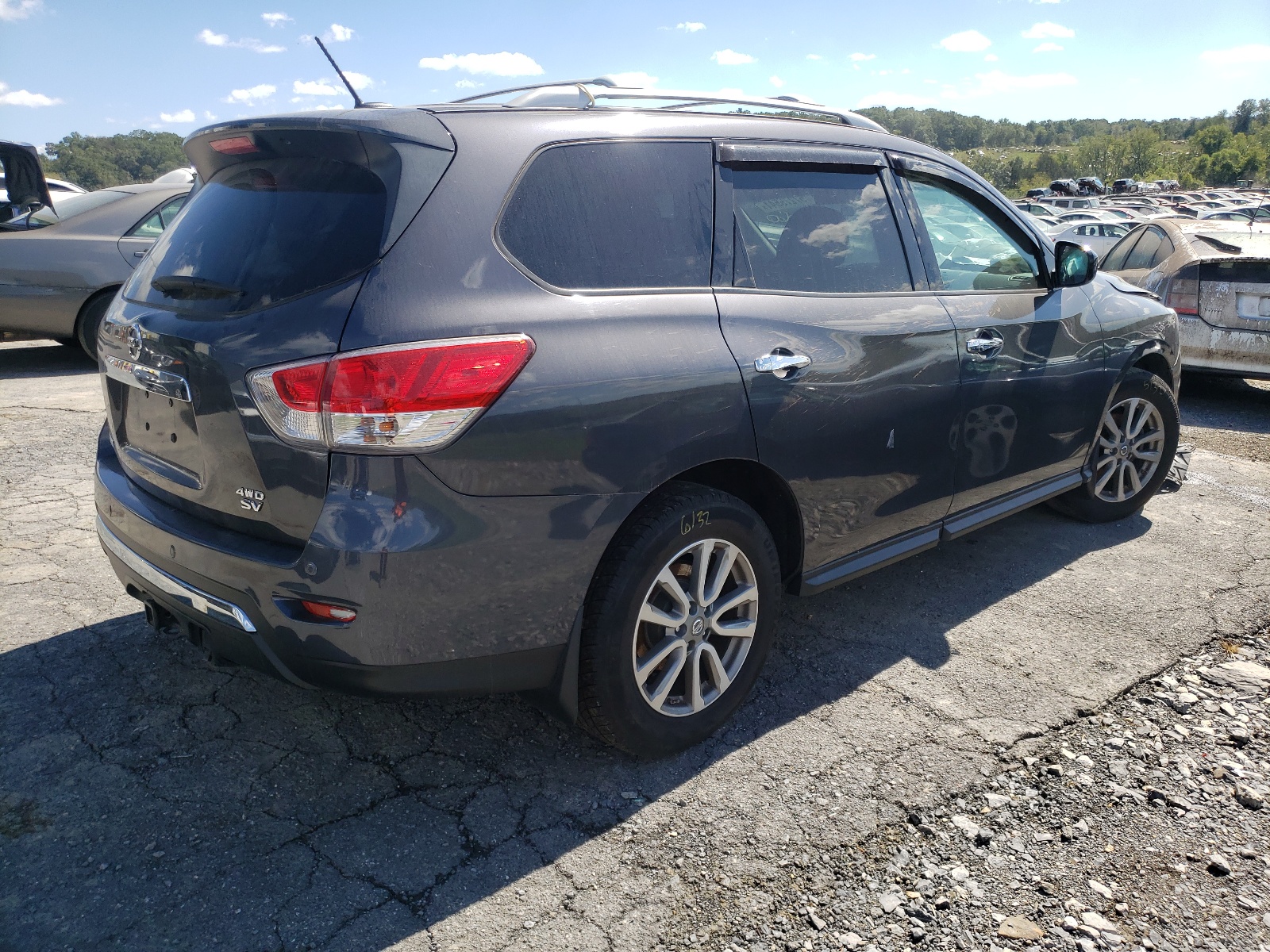 Photo 4 from auction – 2014 NISSAN PATHFINDER with VIN 5N1AR2MM0EC713887