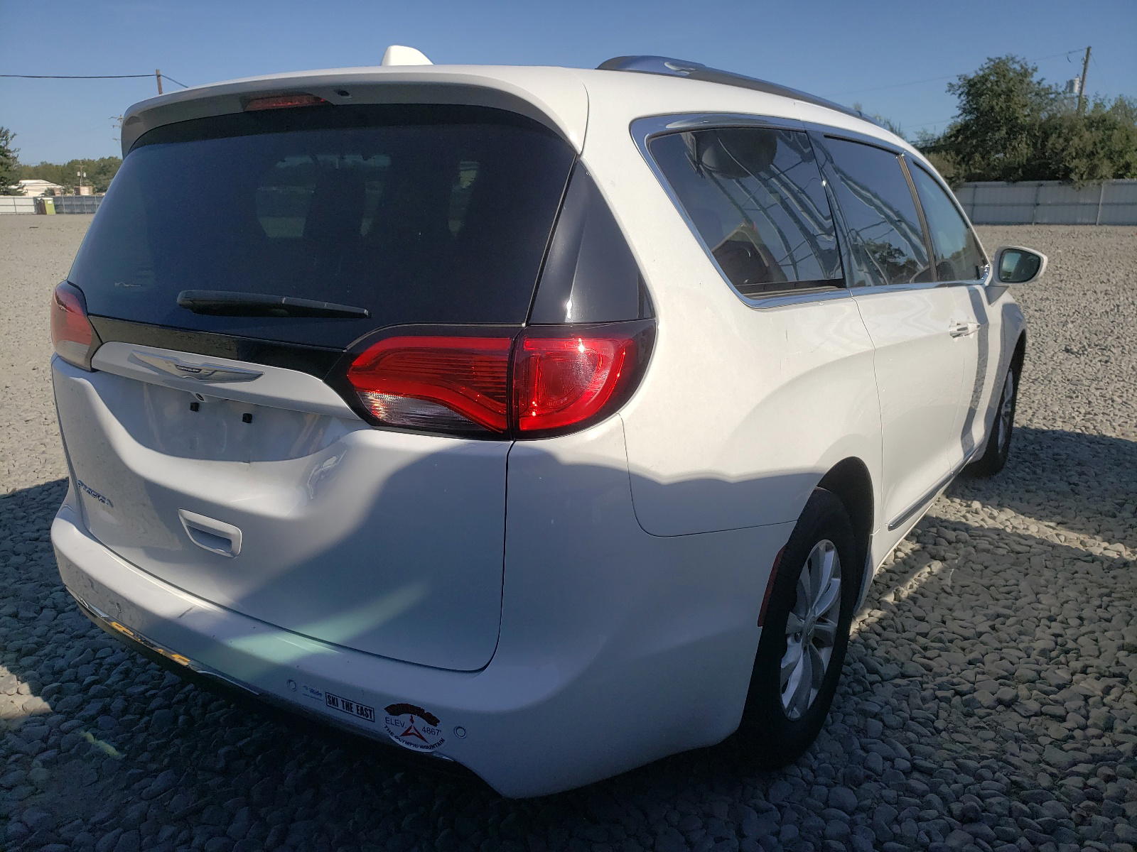 Photo 4 from auction – 2020 CHRYSLER PACIFICA T with VIN 2C4RC1BG6LR101455