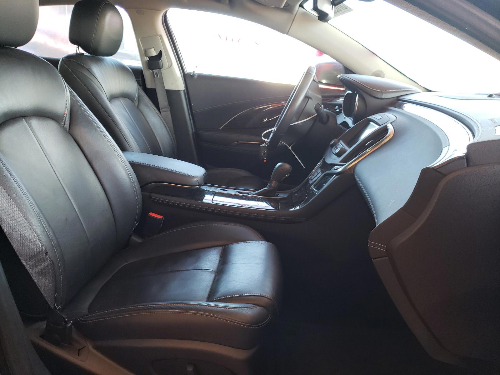 Photo 5 from auction – 2014 BUICK LACROSSE with VIN 1G4GB5G35EF260030