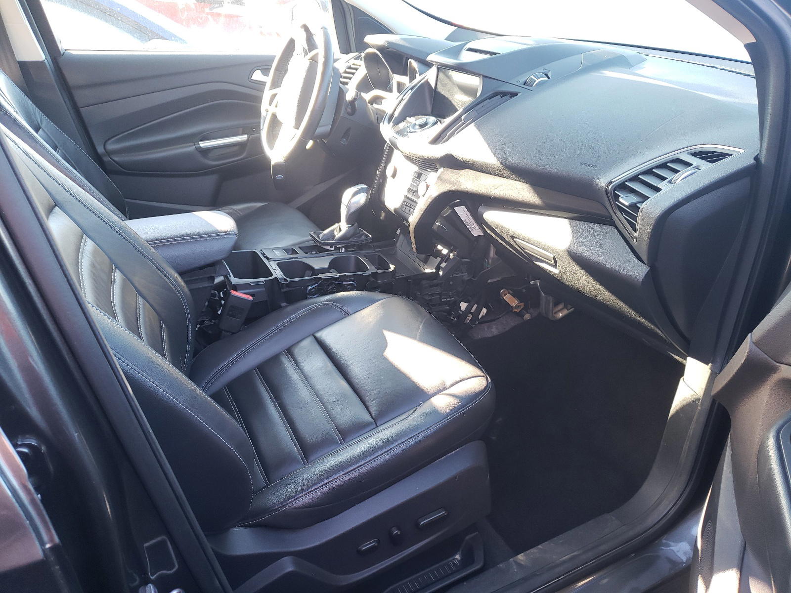 Photo 5 from auction – 2018 FORD ESCAPE TIT with VIN 1FMCU9J97JUC83683