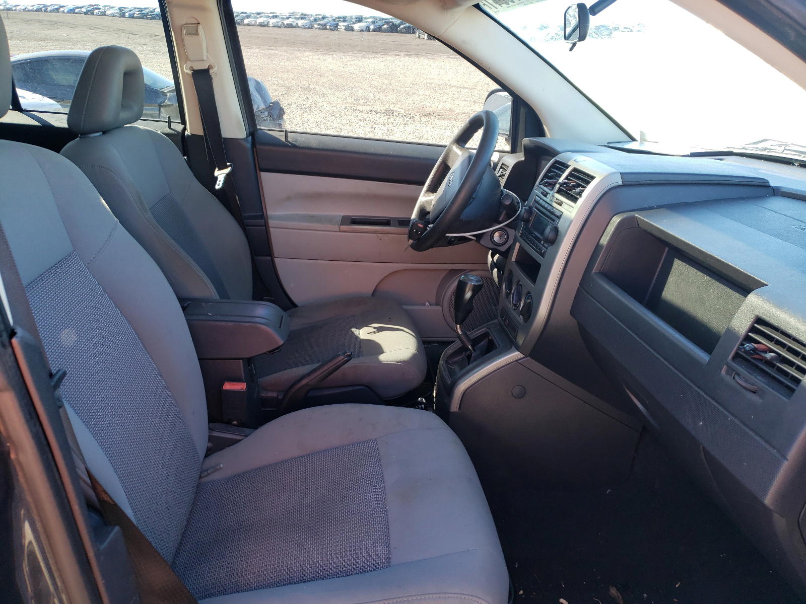 Photo 5 from auction – 2007 JEEP COMPASS with VIN 1J8FT47W67D371033