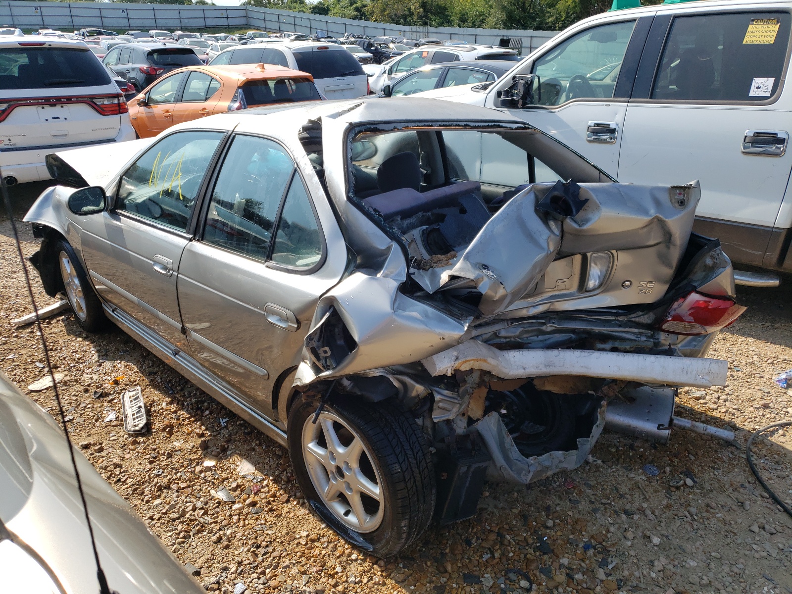 Photo 3 from auction – 2001 NISSAN SENTRA SE with VIN 3N1BB51D81L109718