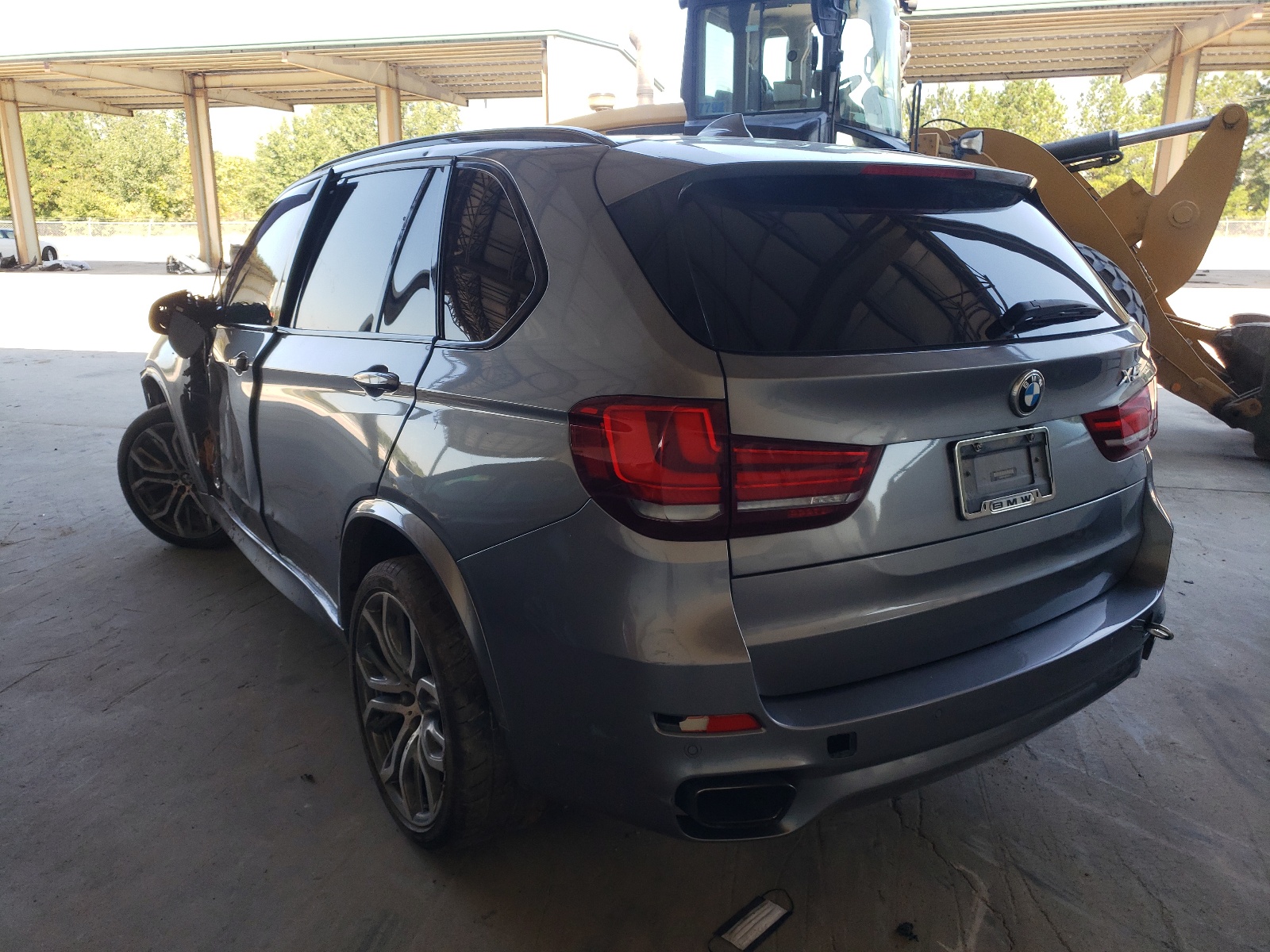 Photo 3 from auction – 2016 BMW X5 XDRIVE3 with VIN 5UXKR0C5XG0P34076