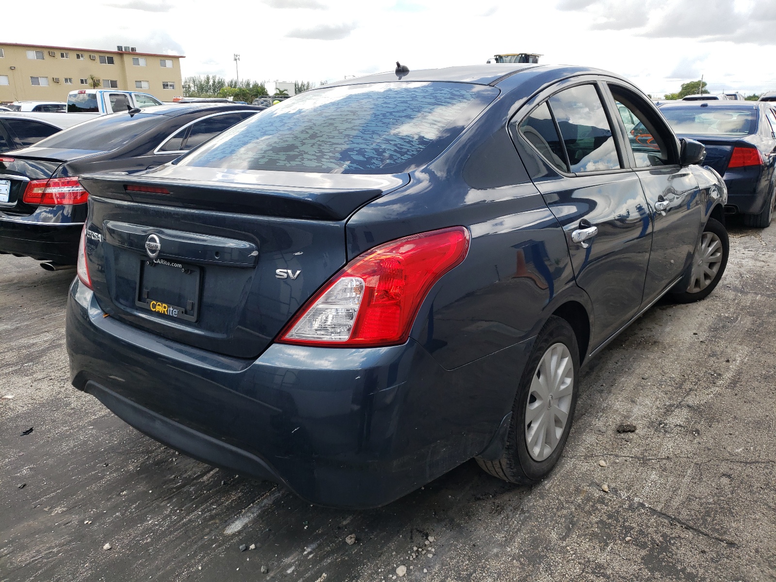 Photo 4 from auction – 2017 NISSAN VERSA S with VIN 3N1CN7AP7HL851524