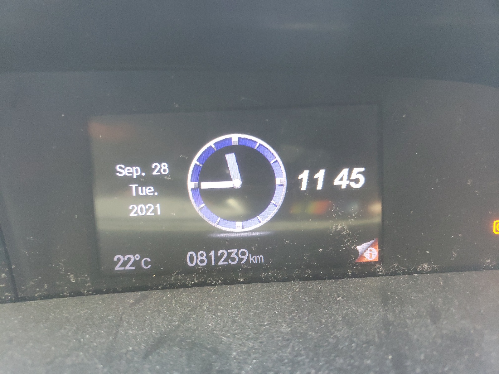 Photo 13 from auction – 2015 HONDA CIVIC LX with VIN 2HGFB2F52FH028438