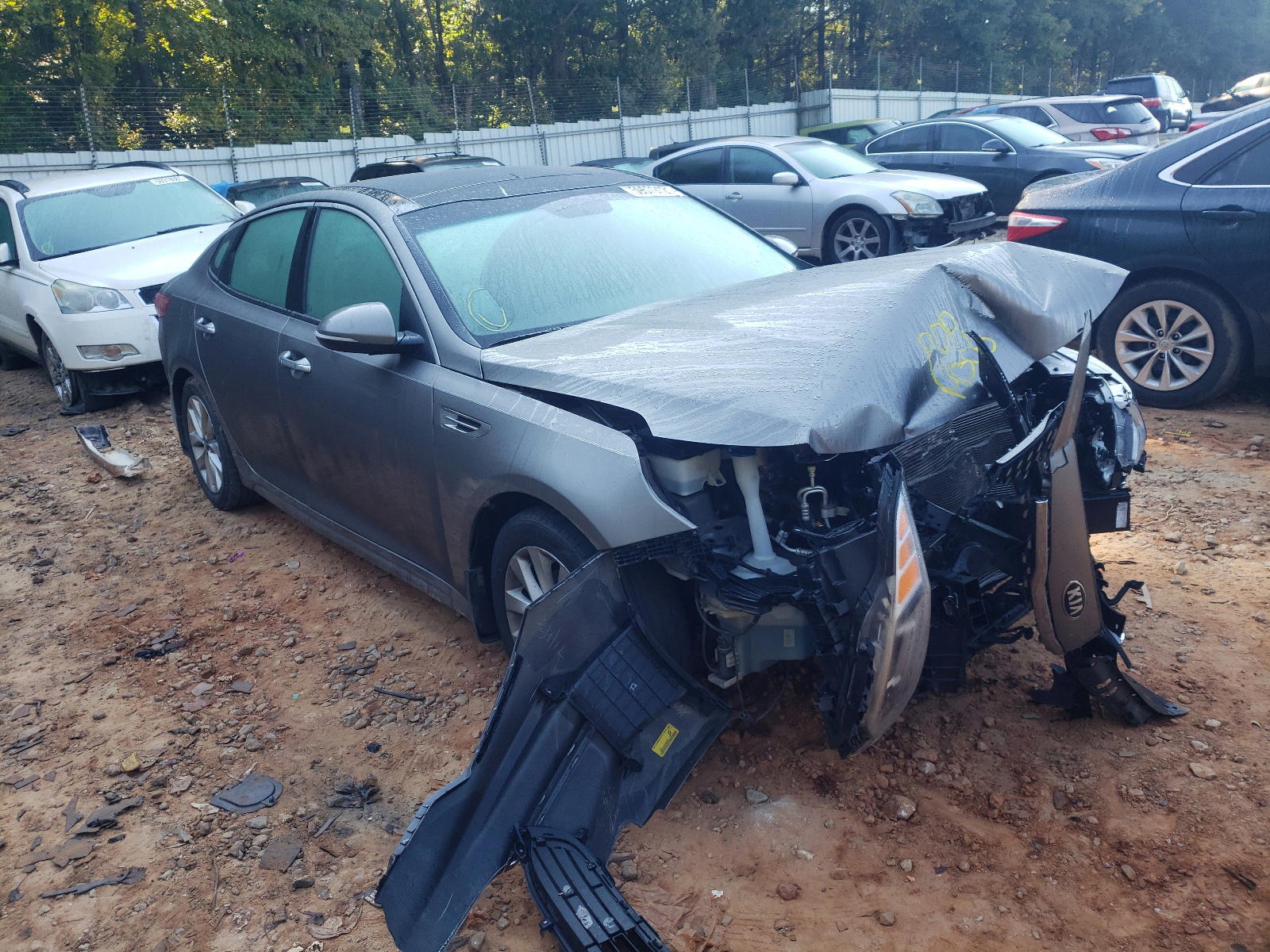 KIA OPTIMA EX 2016 with VIN 5XXGU4L34GG013665 - Photo from auction