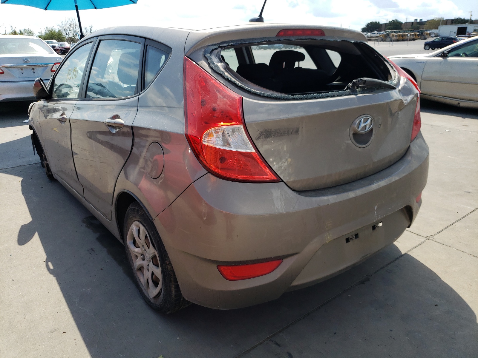 Photo 3 from auction – 2012 HYUNDAI ACCENT GLS with VIN KMHCT5AEXCU048304