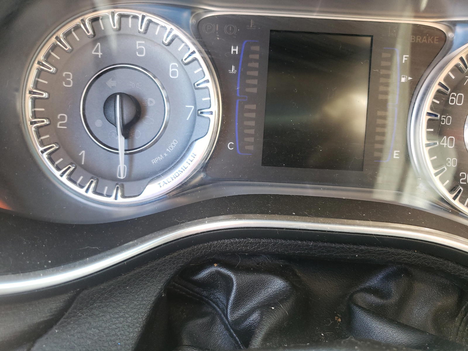 Photo 8 from auction – 2015 CHRYSLER 200 LIMITE with VIN 1C3CCCAB5FN651579