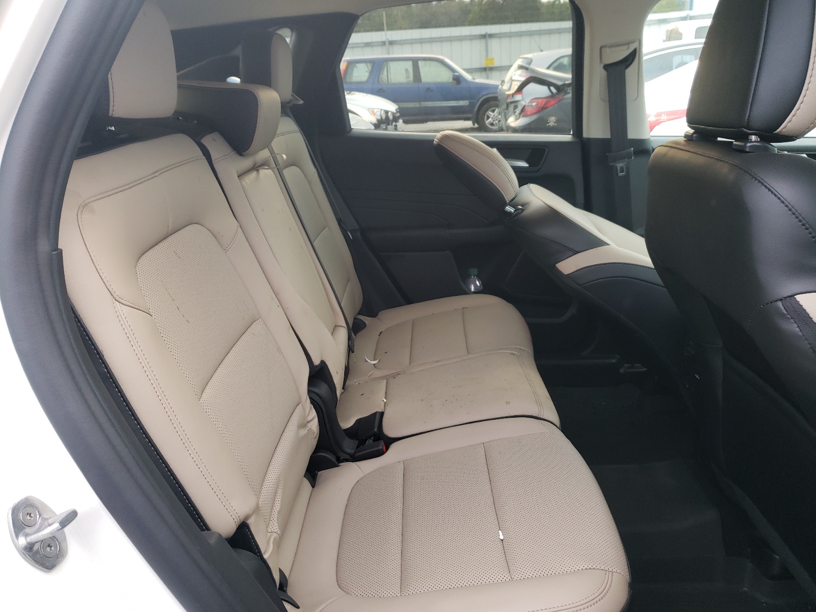 Photo 6 from auction – 2021 FORD ESCAPE SEL with VIN 1FMCU9H91MUA37903
