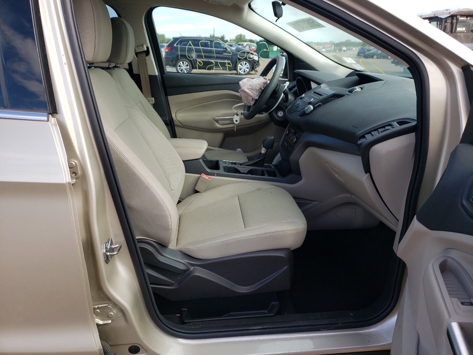 Photo 5 from auction – 2017 FORD ESCAPE SE with VIN 1FMCU0GD8HUE53230