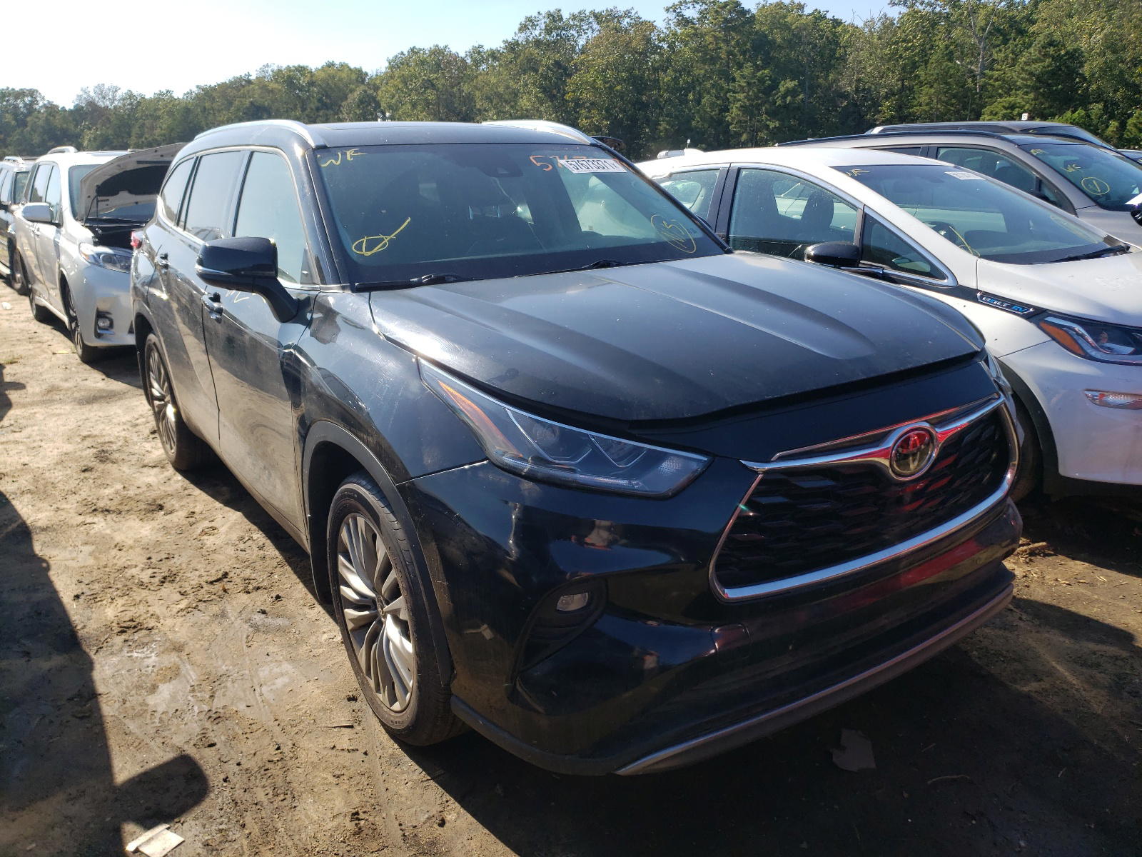 TOYOTA HIGHLANDER 2020 with VIN 5TDFZRBHXLS053703 - Photo from auction