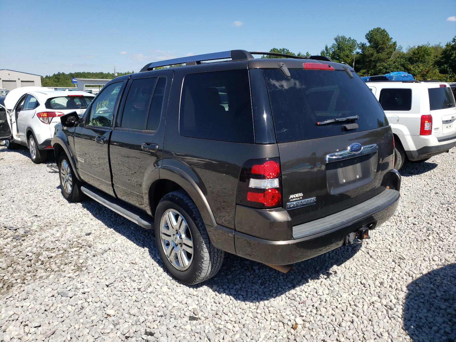 Photo 3 from auction – 2008 FORD EXPLORER L with VIN 1FMEU65E98UA99922