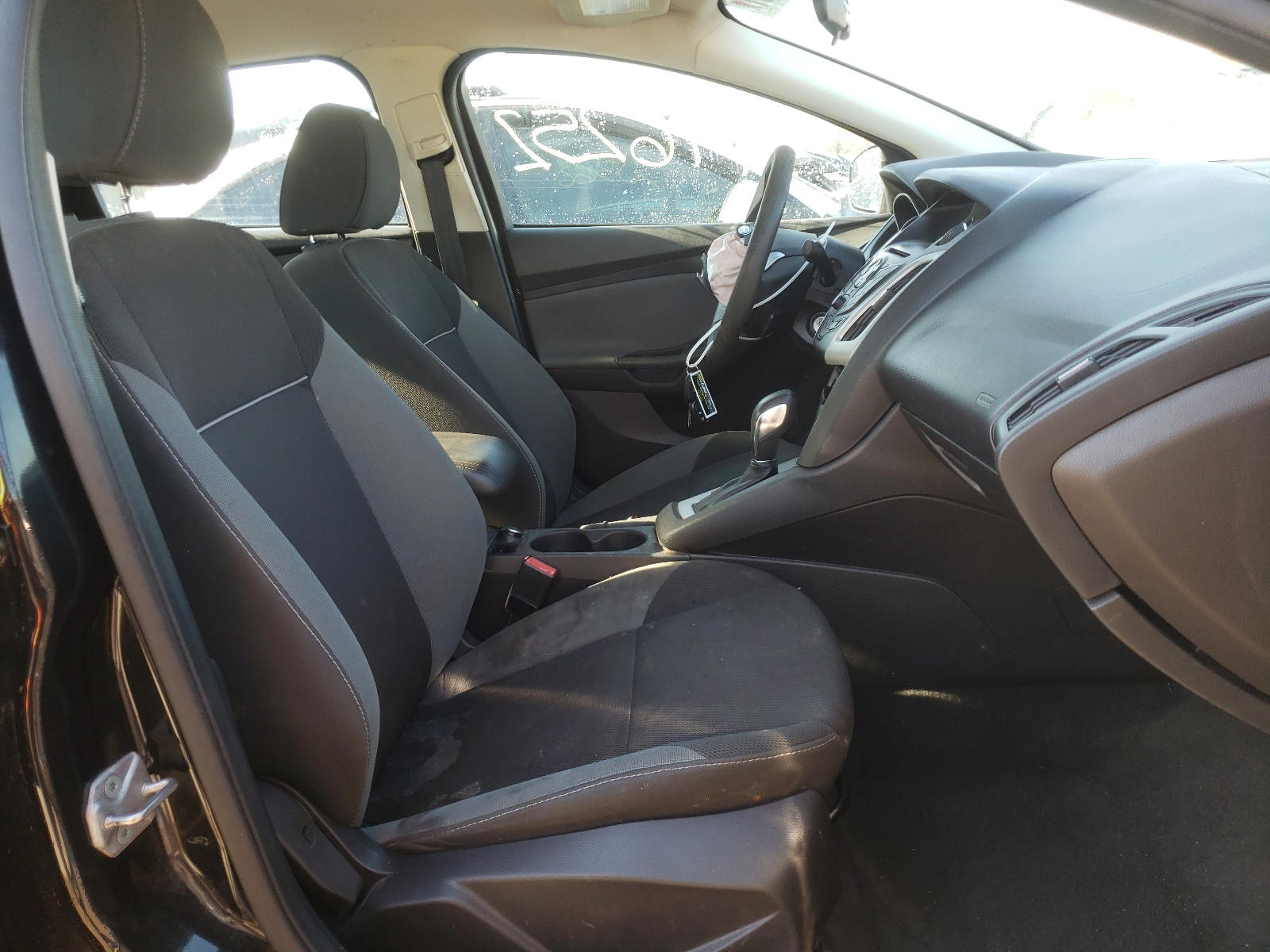 Photo 5 from auction – 2013 FORD FOCUS SE with VIN 1FADP3F21DL334412