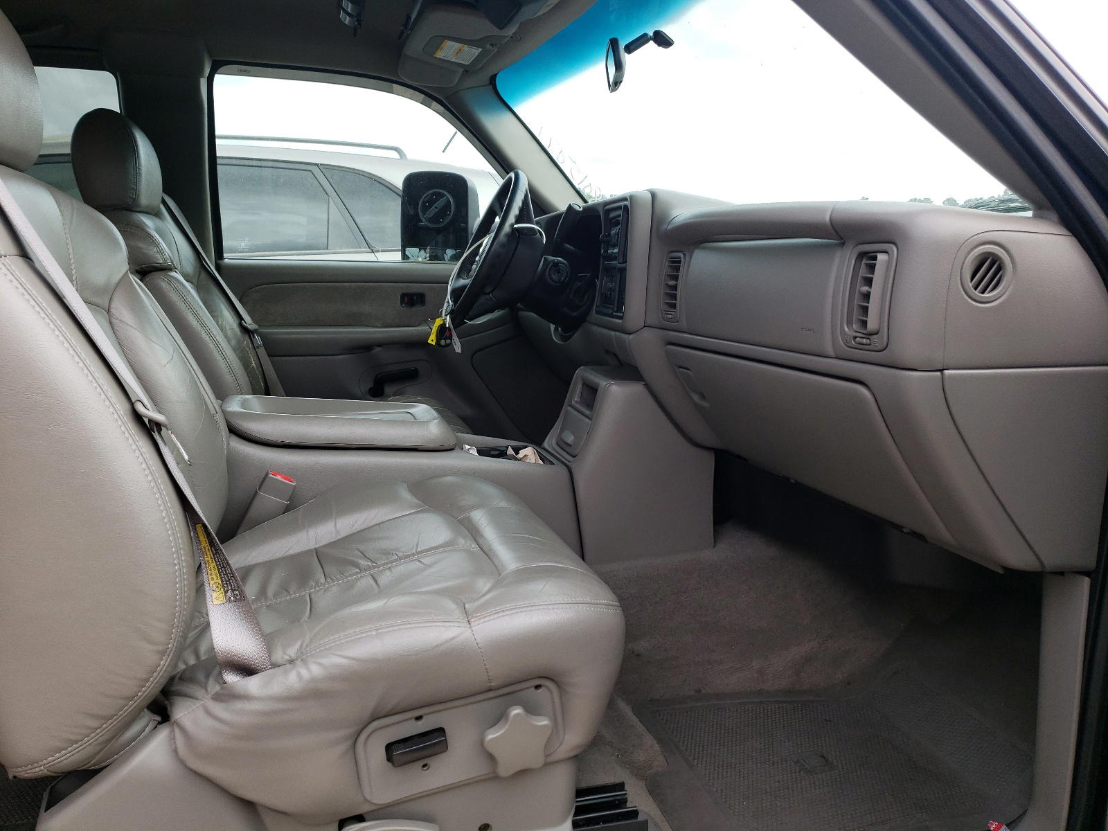 Photo 5 from auction – 2001 CHEVROLET SILVERADO with VIN 1GCHC29U61E235549