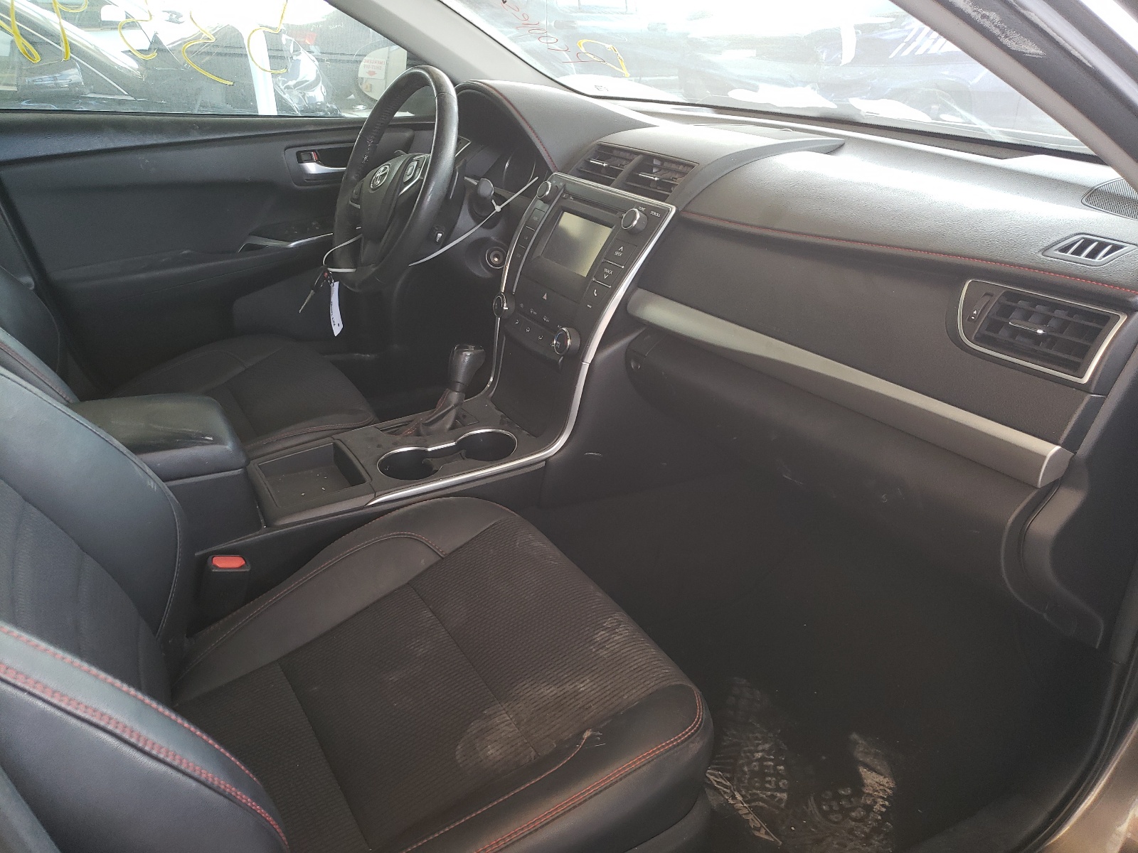 Photo 5 from auction – 2017 TOYOTA CAMRY LE with VIN 4T1BF1FK3HU731740