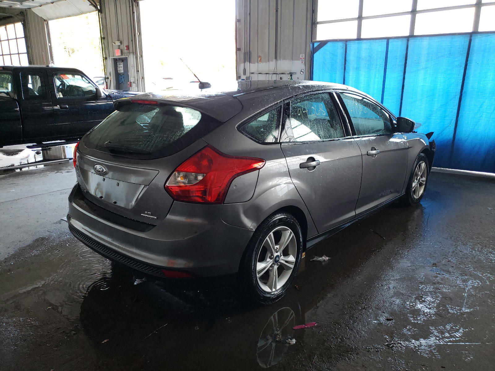 Photo 4 from auction – 2014 FORD FOCUS SE with VIN 1FADP3K29EL395286
