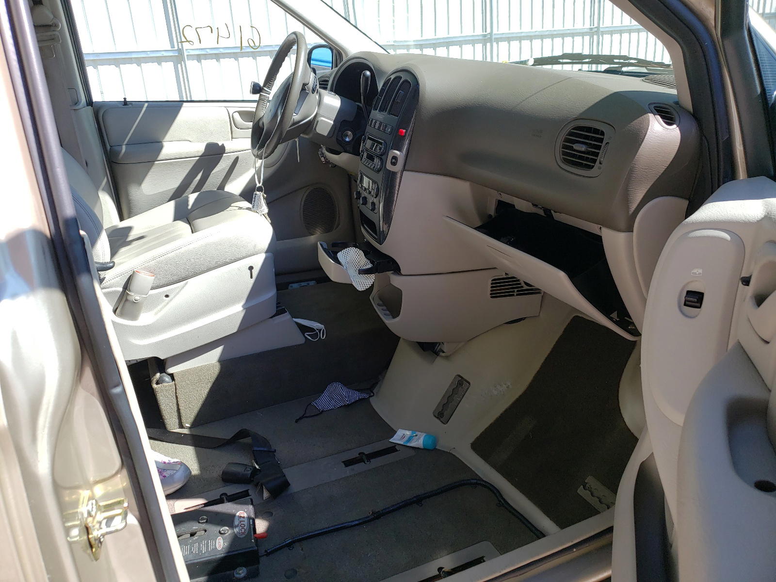 Photo 5 from auction – 2006 DODGE GRAND CARA with VIN 2D4GP44L06R886232