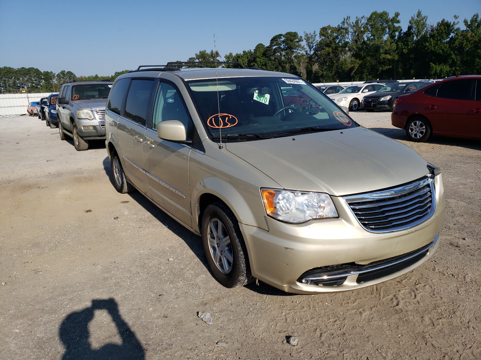 CHRYSLER TOWN & COU 2011 with VIN 2A4RR5DG9BR719848 - Photo from auction